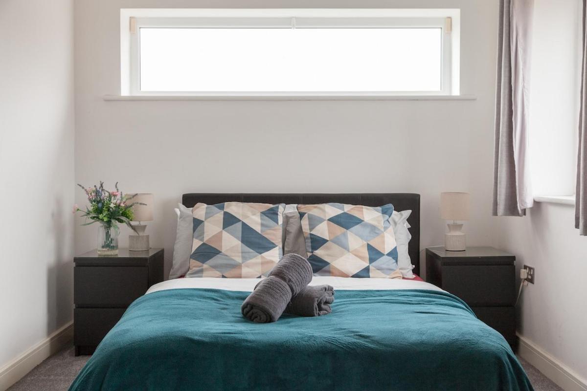 Exquisite 4 Bedroom 2 Bath Parking Etihad Stadium Holiday home