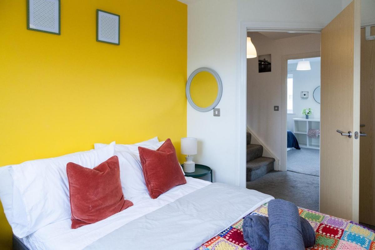 Exquisite 4 Bedroom 2 Bath Parking Etihad Stadium
