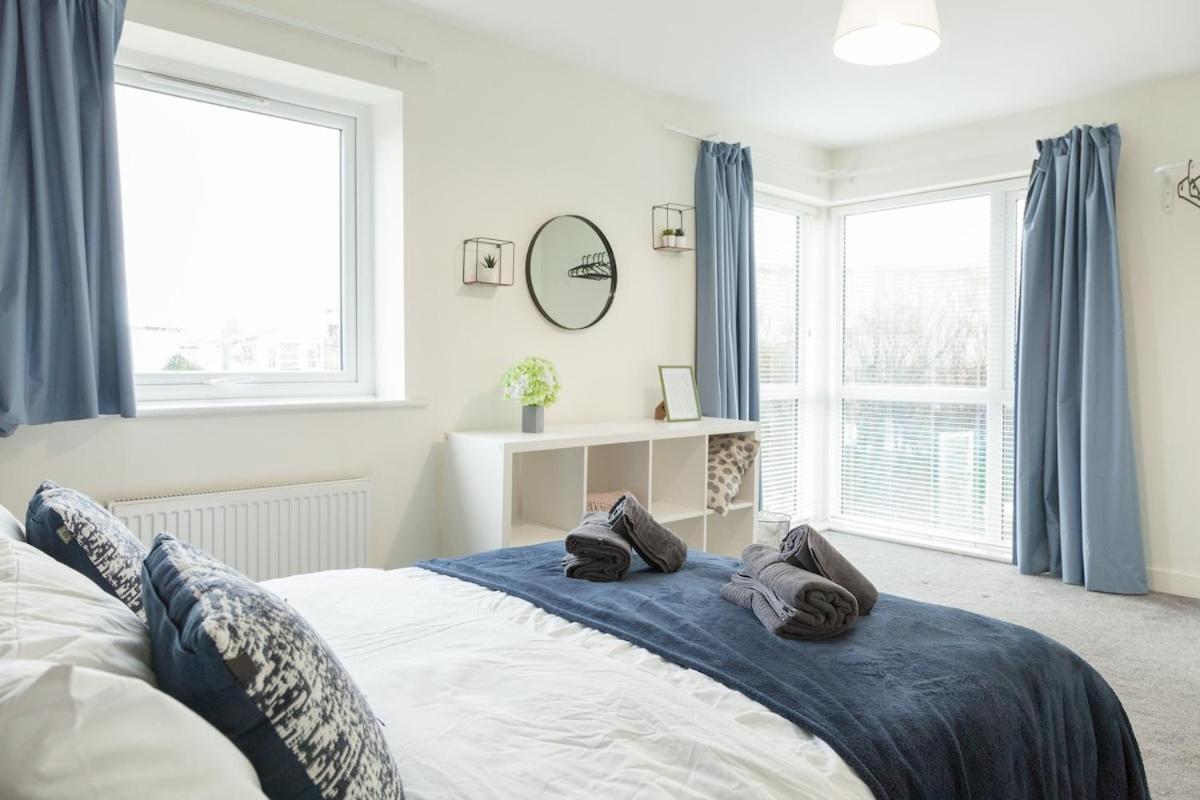 Exquisite 4 Bedroom 2 Bath Parking Etihad Stadium Holiday home