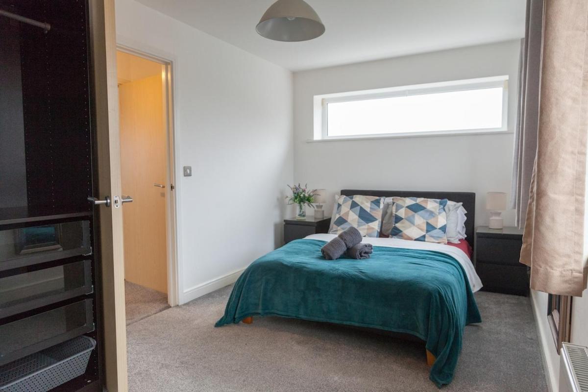 Holiday home Exquisite 4 Bedroom 2 Bath Parking Etihad Stadium *