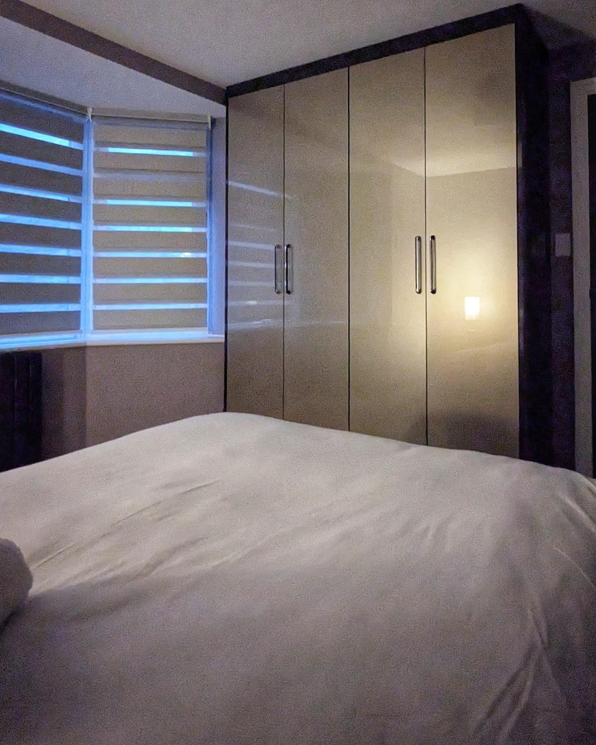 Beautiful 5 Bedroom Sleeps 12 People In