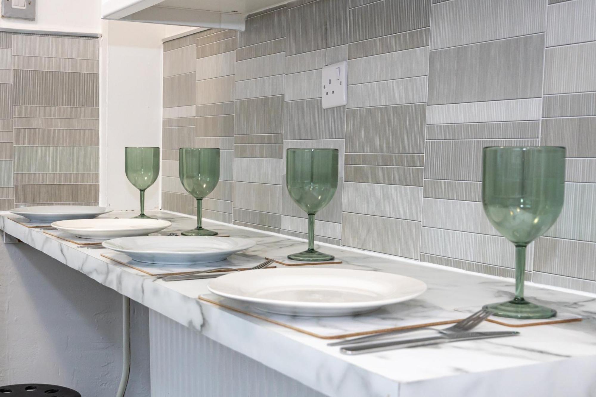 M6 Guest house