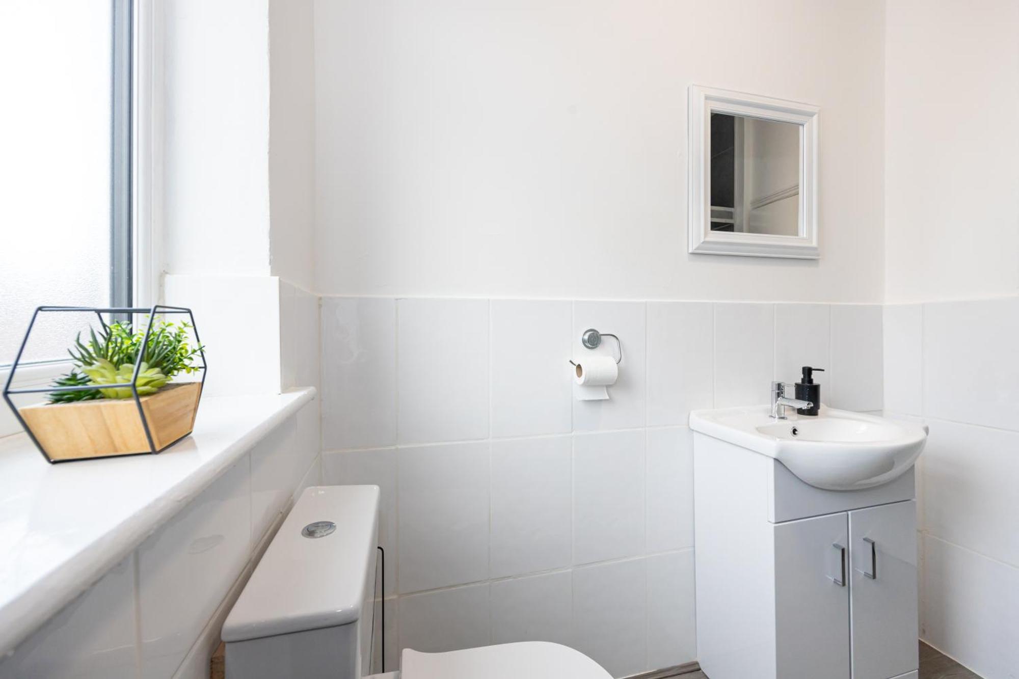 M6 Guest house