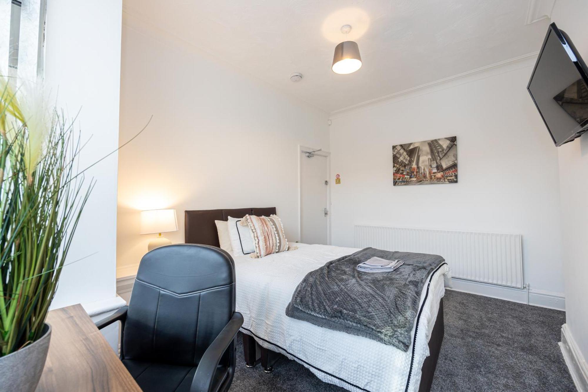 M6 Guest house *