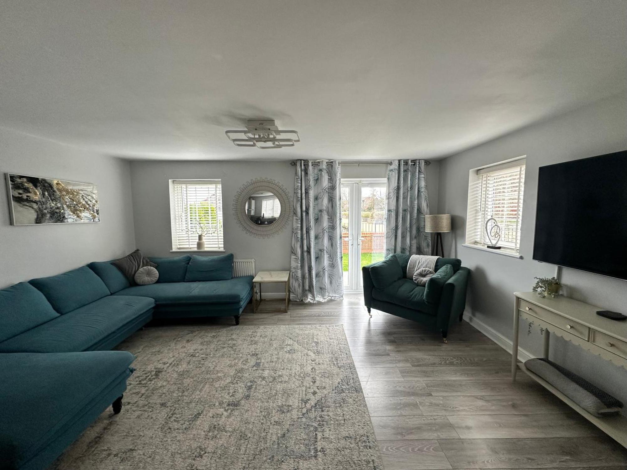 Stylish 4Br Townhouse On Stretford Marina - Waterside Stay In M32 * Manchester