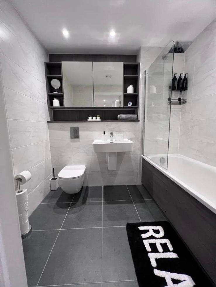 3 Bedroom Penthouse In The City Centre Deansgate New Build High Floor *