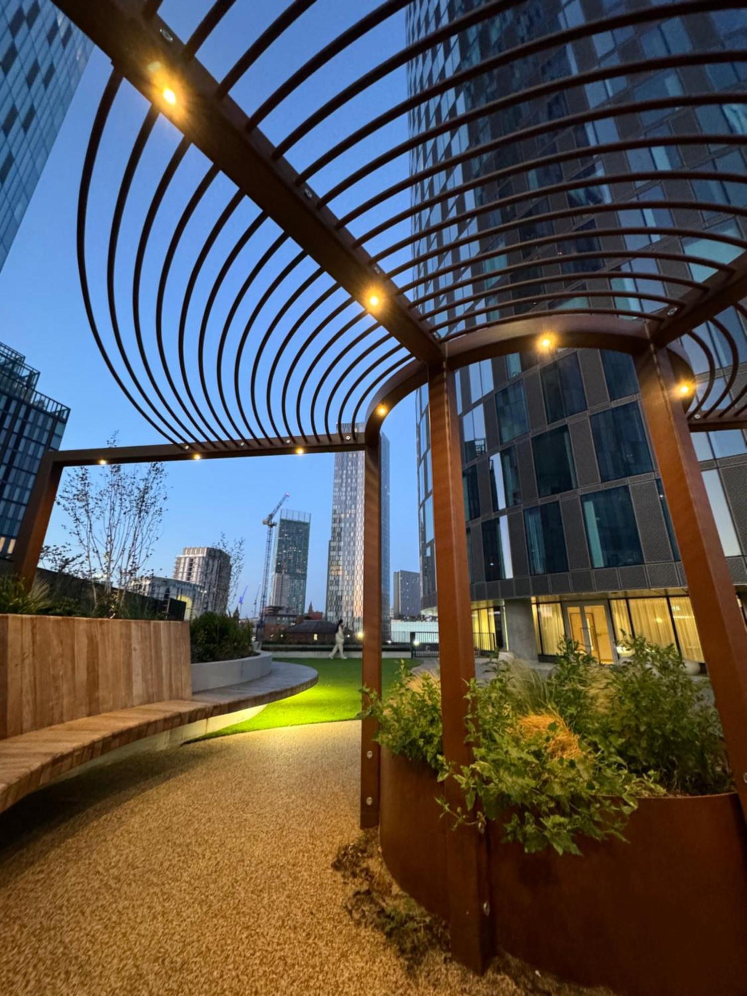 3 Bedroom Penthouse In The City Centre Deansgate New Build High Floor *