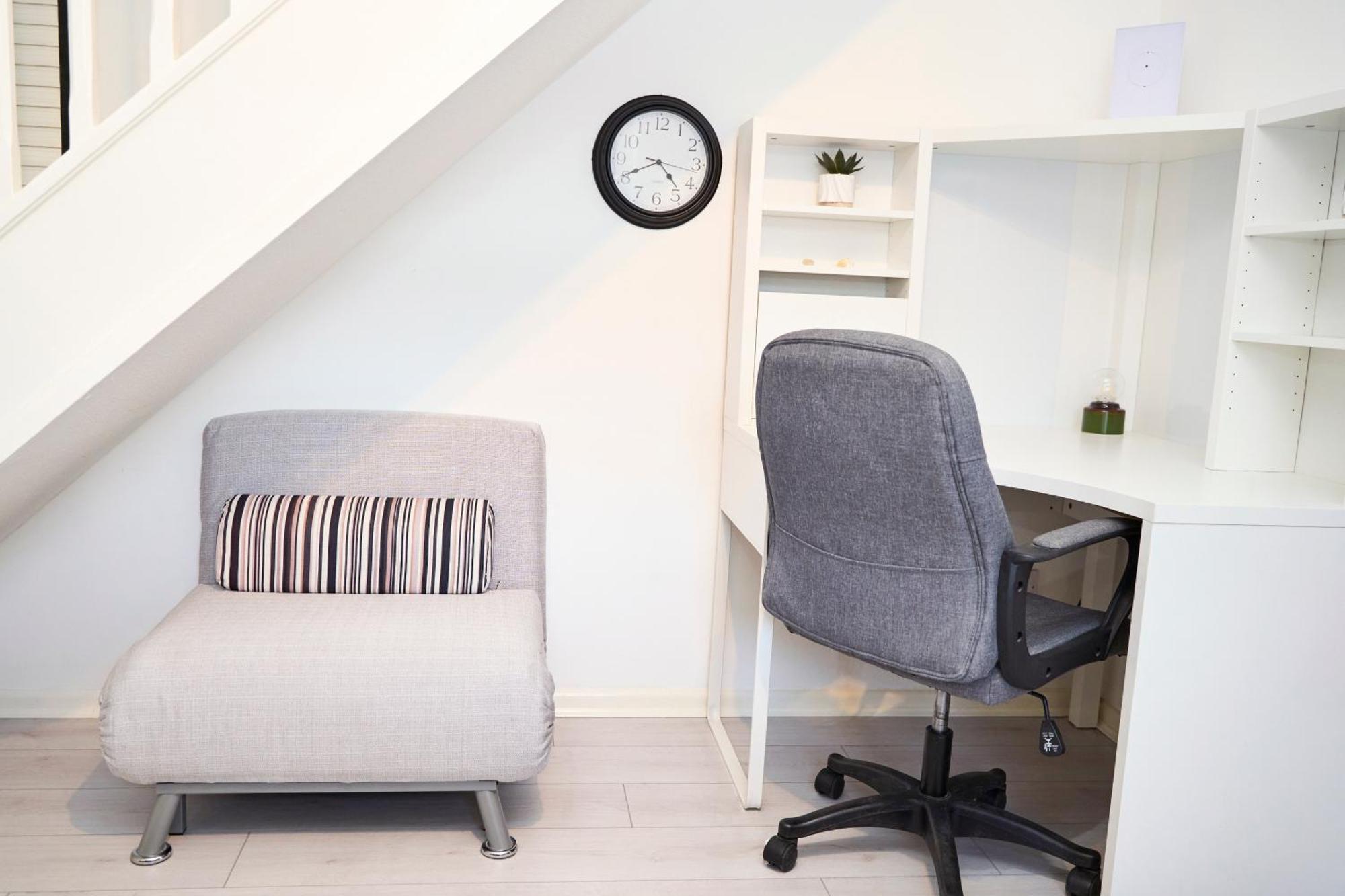 Spacious 2-bed Near Centre, Fast Wifi *