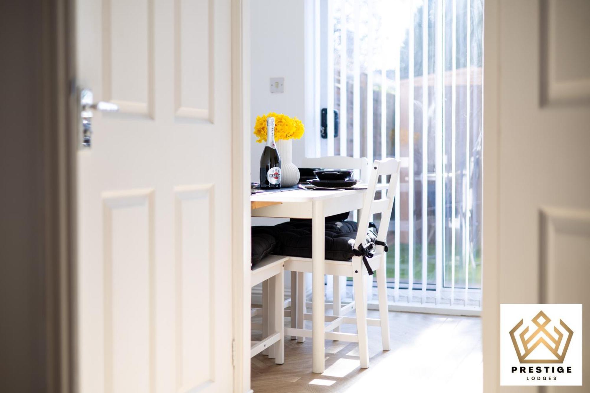Manchester, Centre, House, Parking, Garden, M60 *