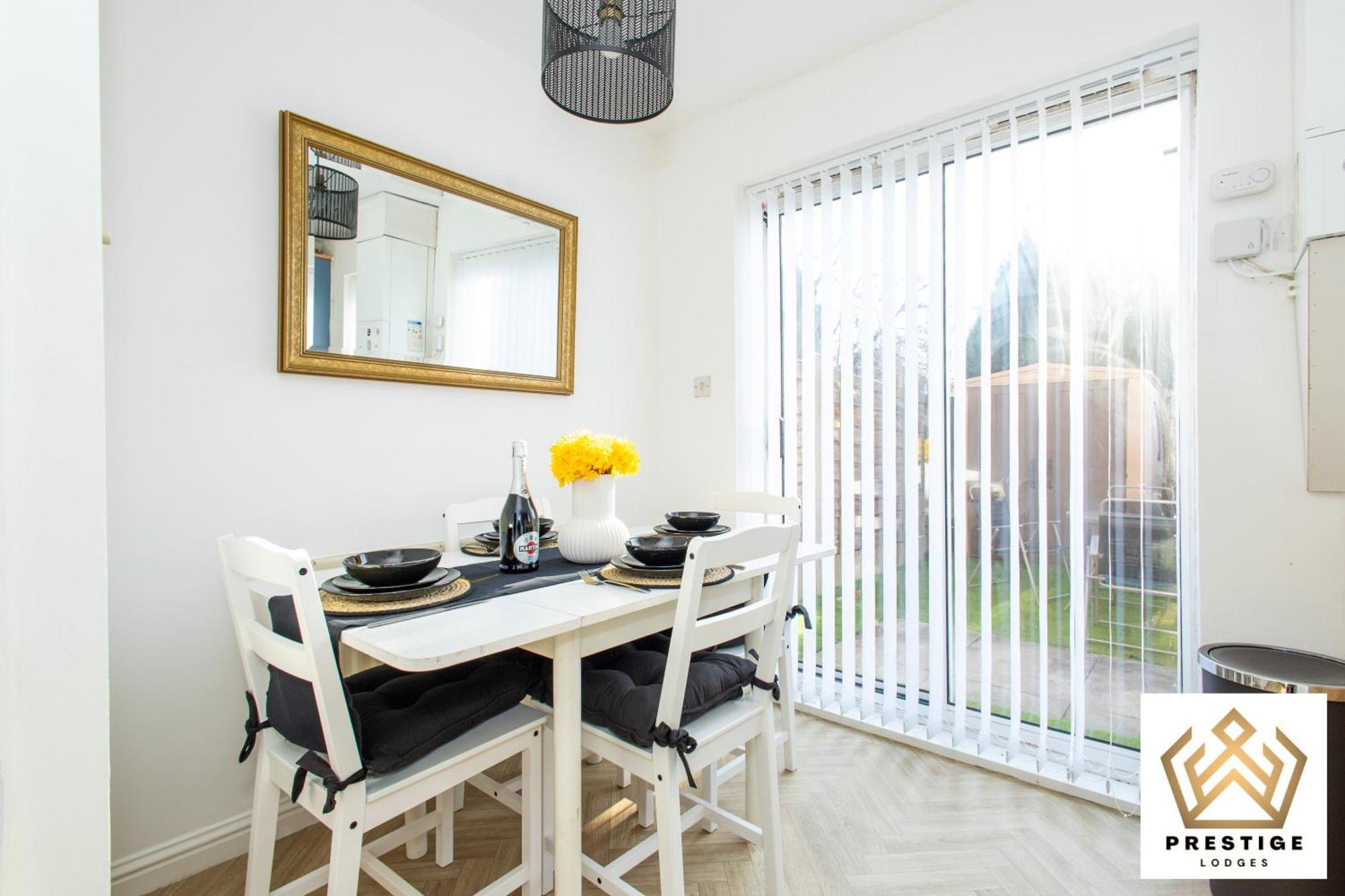 Manchester, Centre, House, Parking, Garden, M60 *