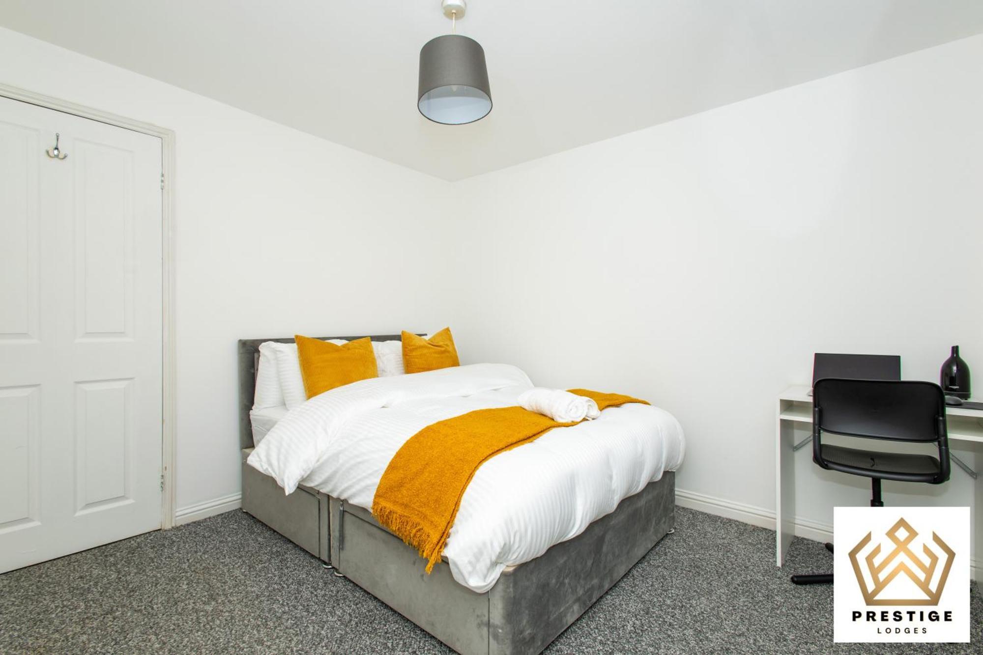 Manchester, Centre, House, Parking, Garden, M60 *