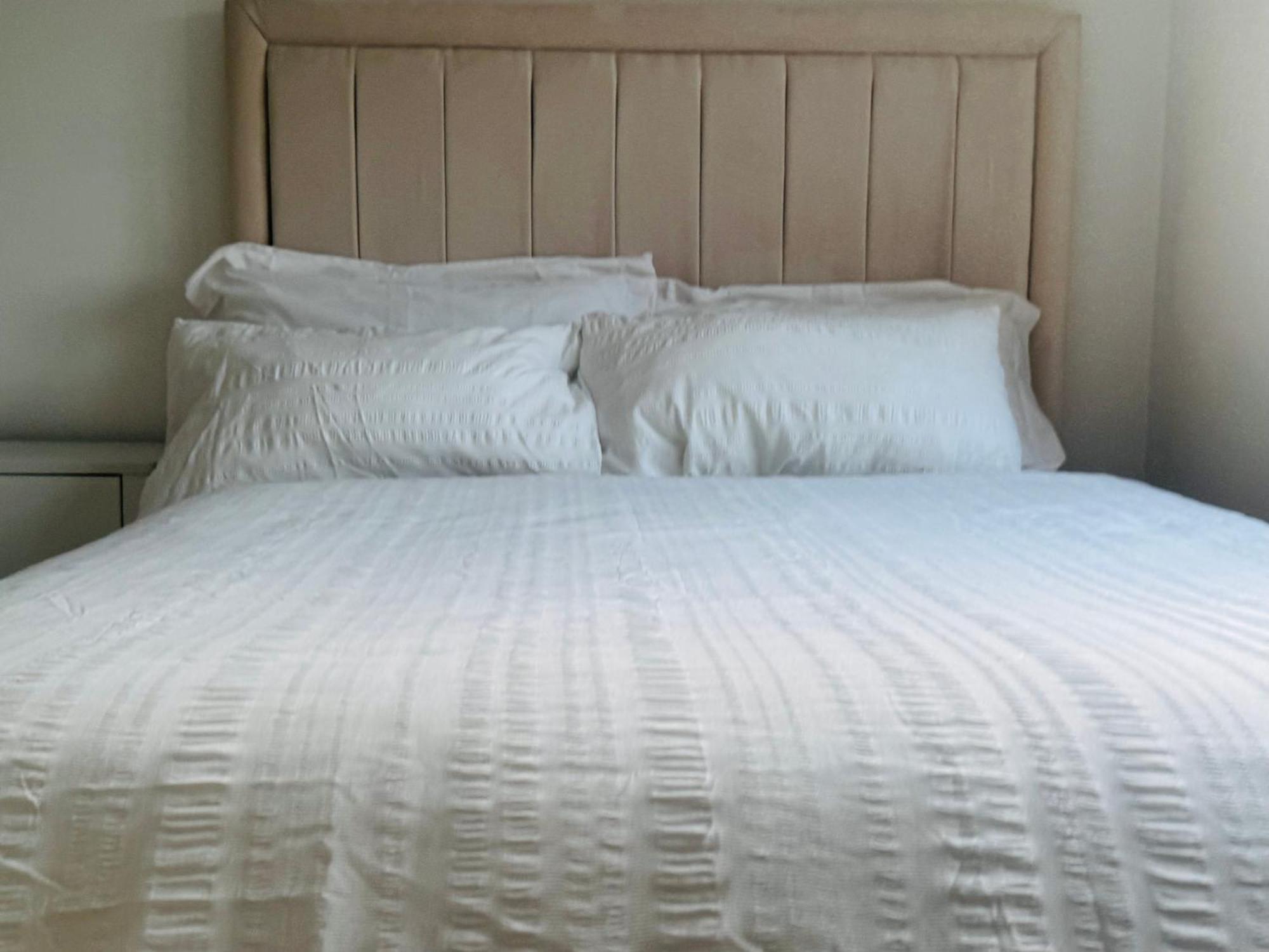 Modern New Built Kingsize Ensuite Homestay *