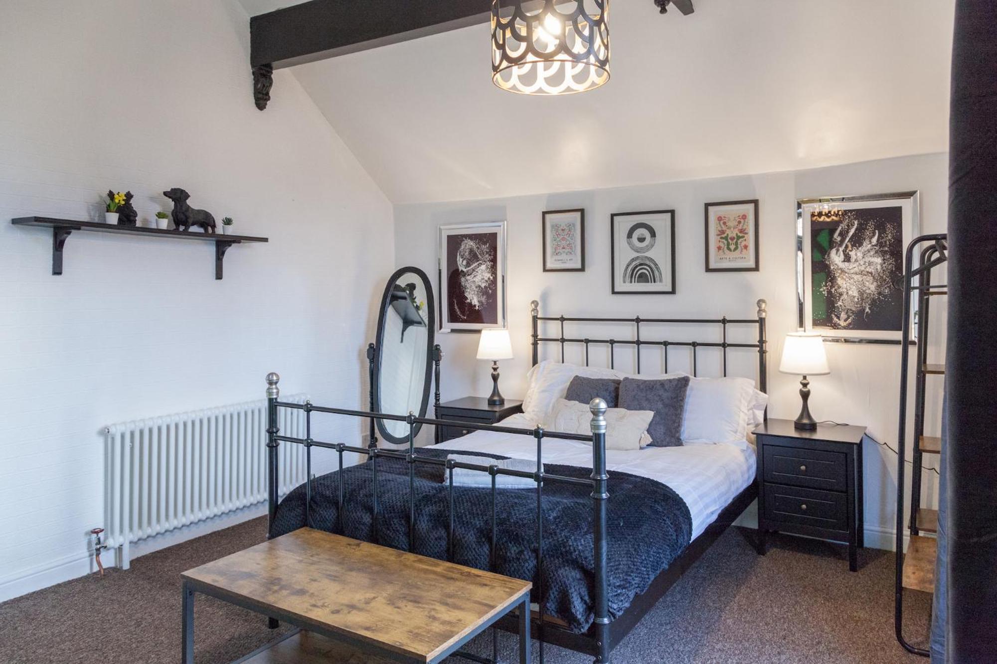 The Emerald In A 6 Bedroom Shared Victorian House