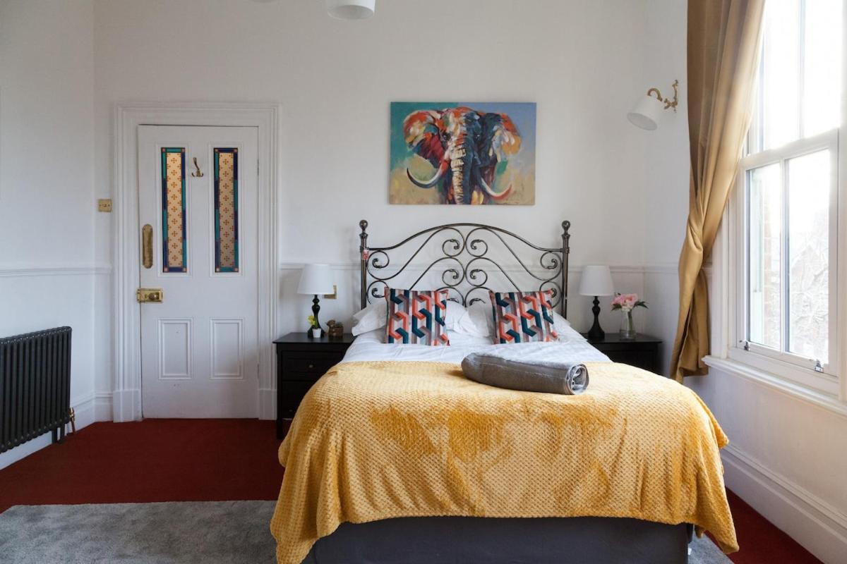 Apartment The Orange In A 6 Bedroom Victorian Shared House Manchester