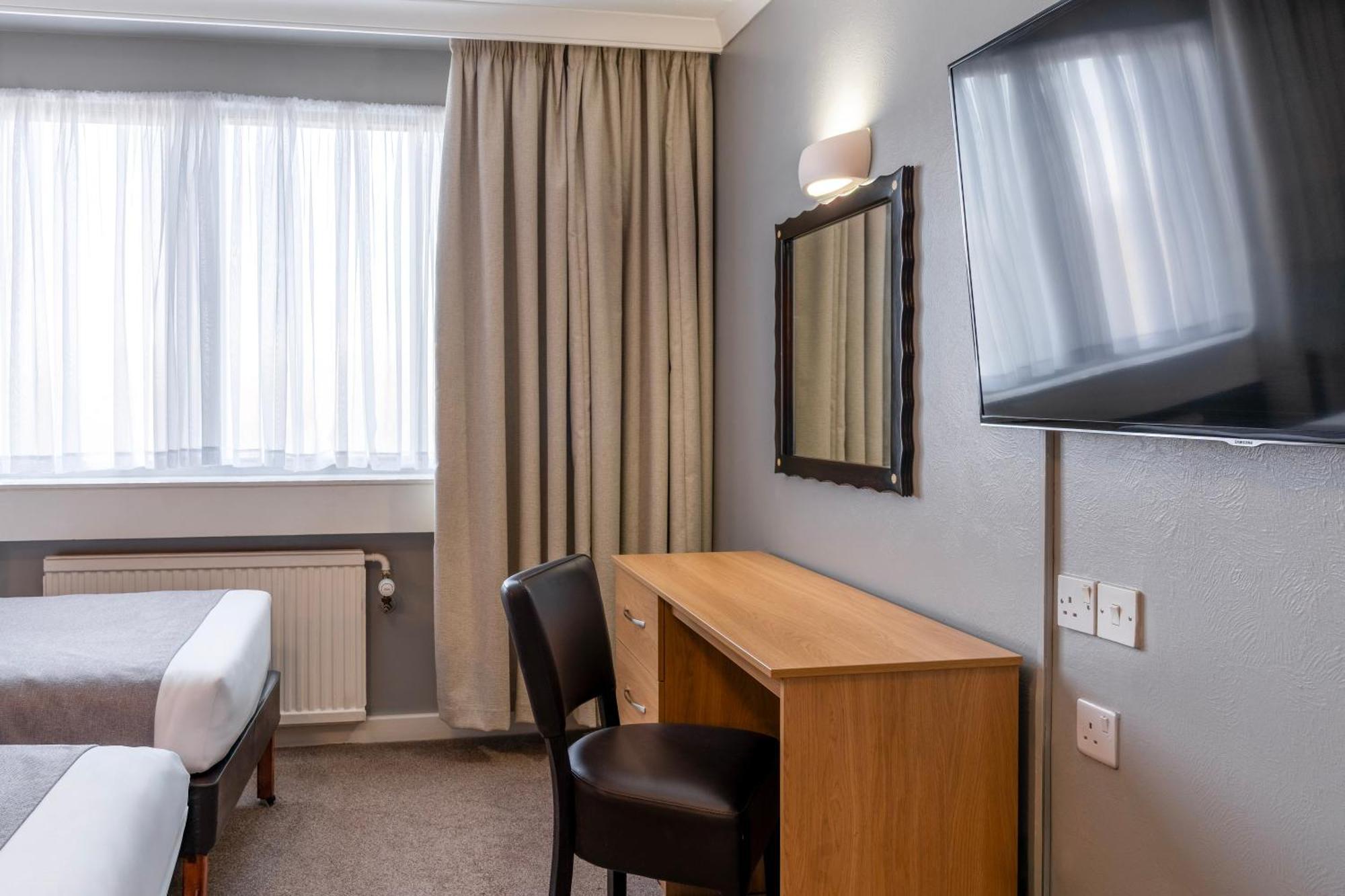 Airport Hotel 3*