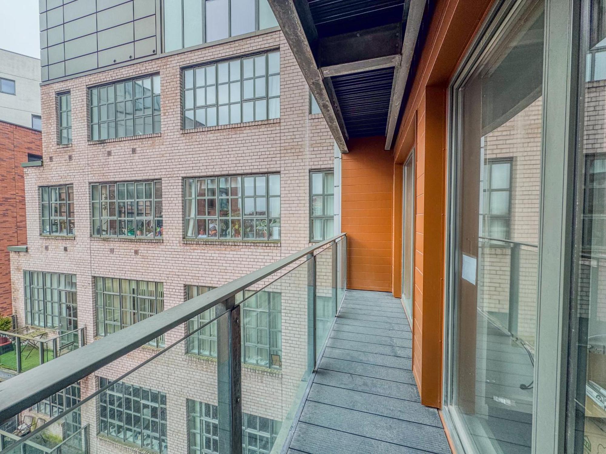 Apartment 2br - Centre - Balcony *