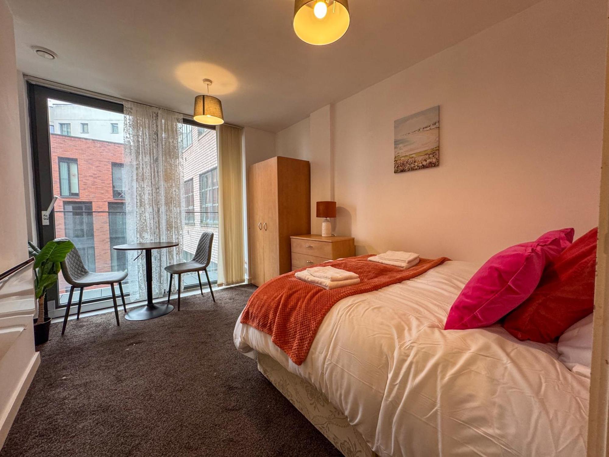 2br - Centre - Balcony