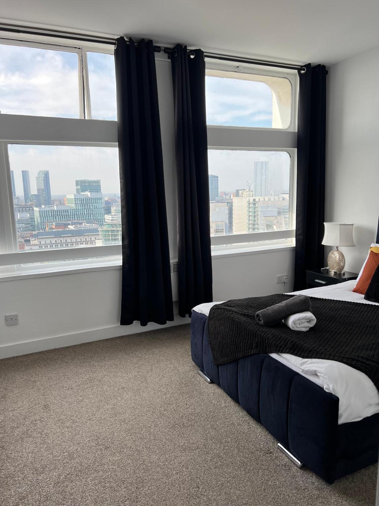 Opulent Skyline Apartment Manchester