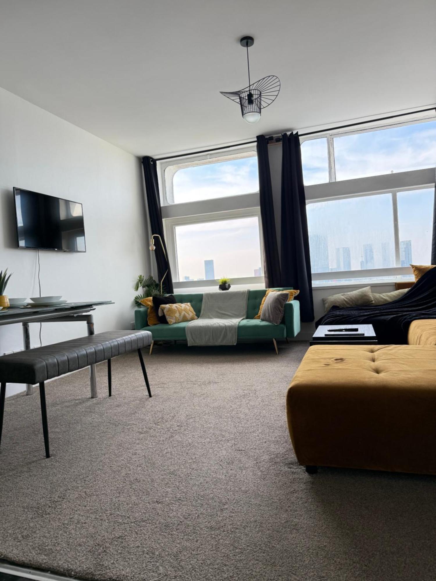 Apartment Opulent Skyline *