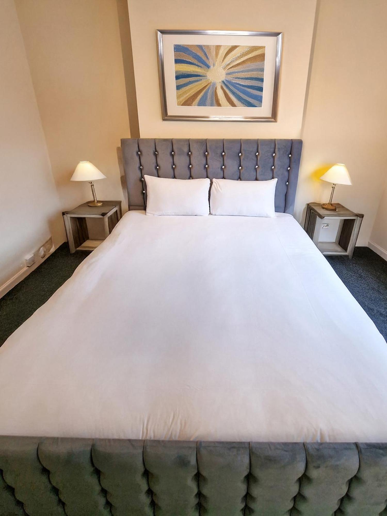 Cosy & Stylish 3-bedroom Near Etihad Stadium & Coop Live Arena, Perfect For 8 Guests * Manchester