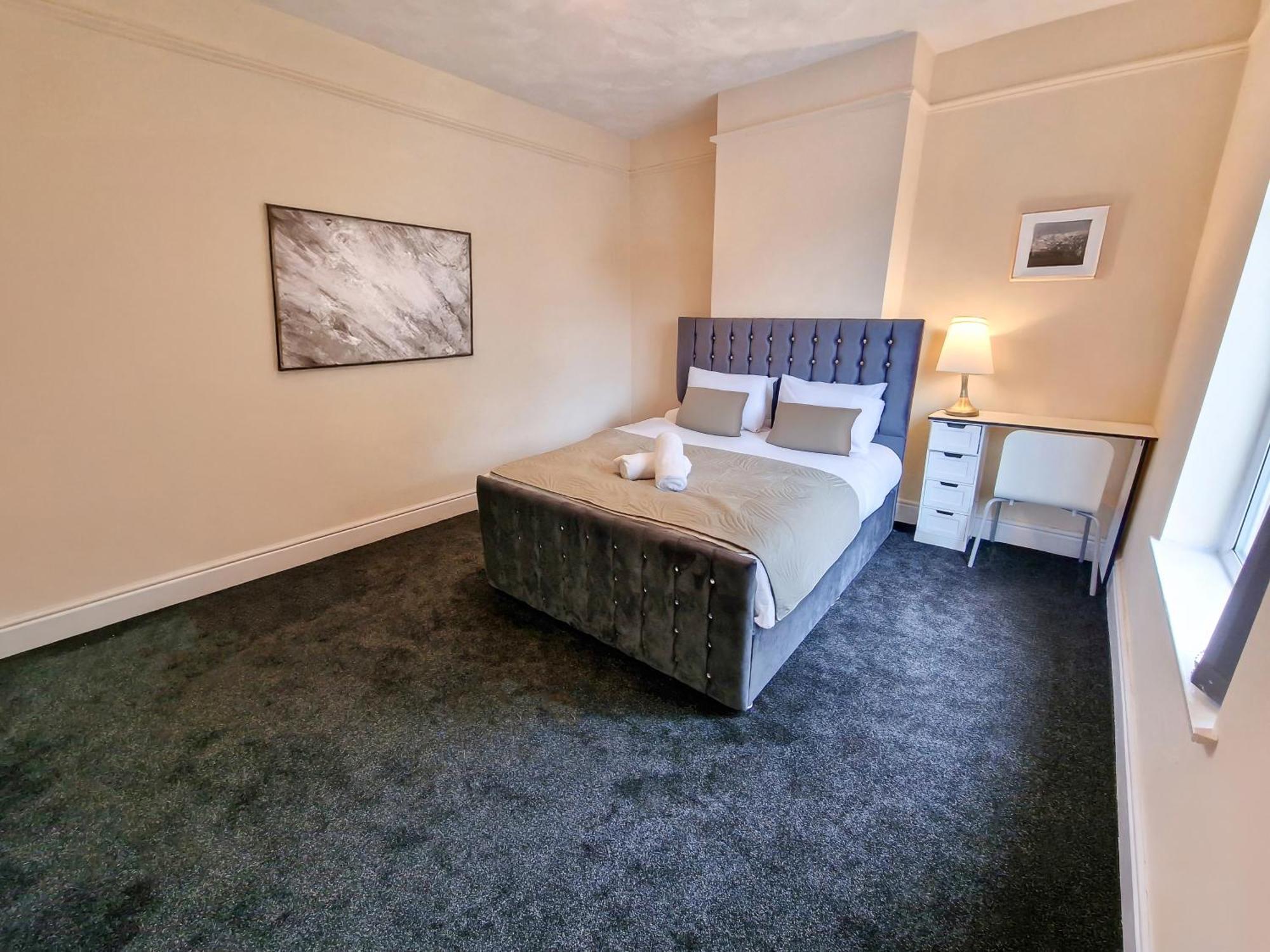 Cosy & Stylish 3-bedroom Near Etihad Stadium & Coop Live Arena, Perfect For 8 Guests Holiday home *