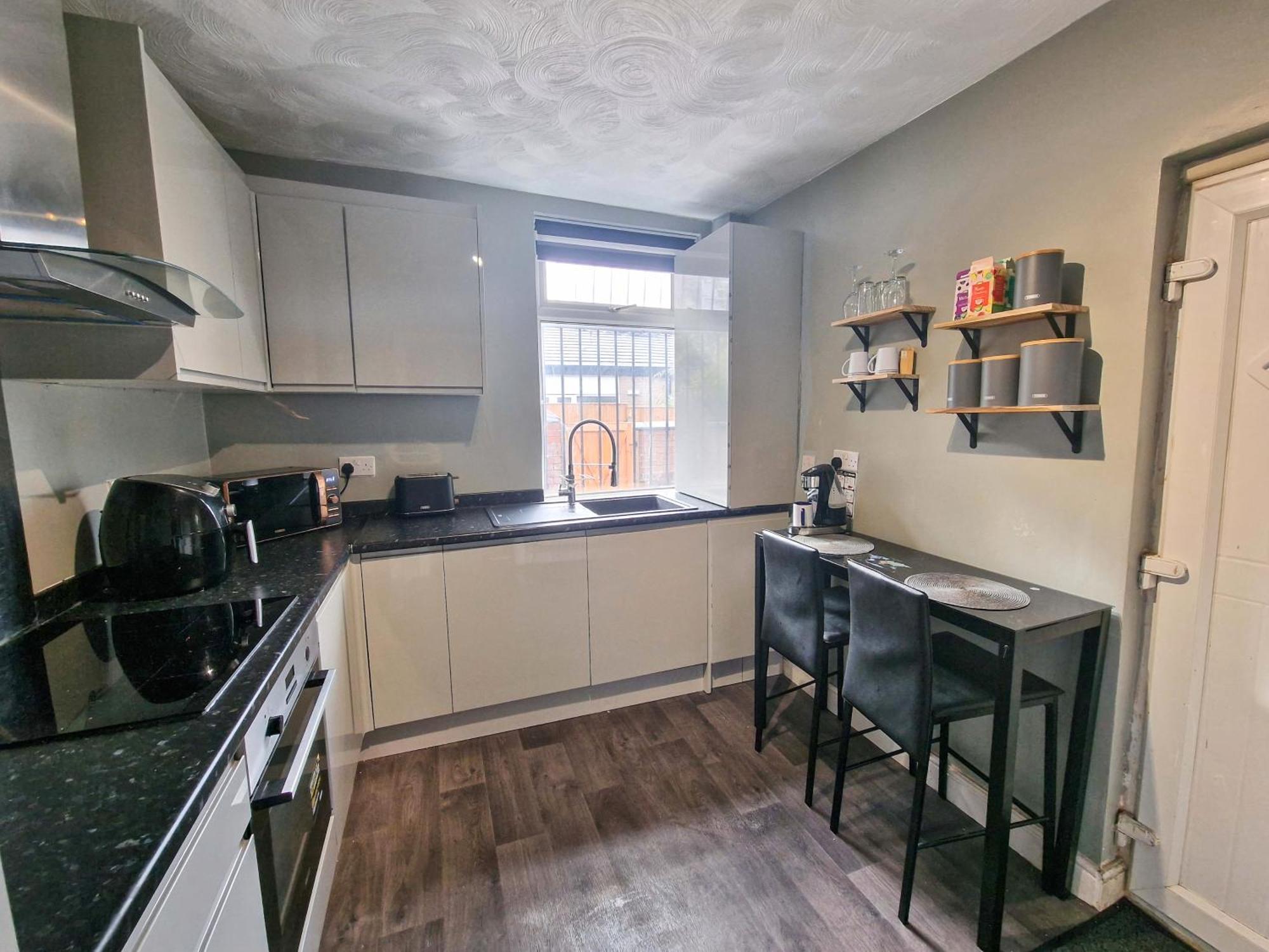 Cosy & Stylish 3-bedroom Near Etihad Stadium & Coop Live Arena, Perfect For 8 Guests Holiday home Manchester
