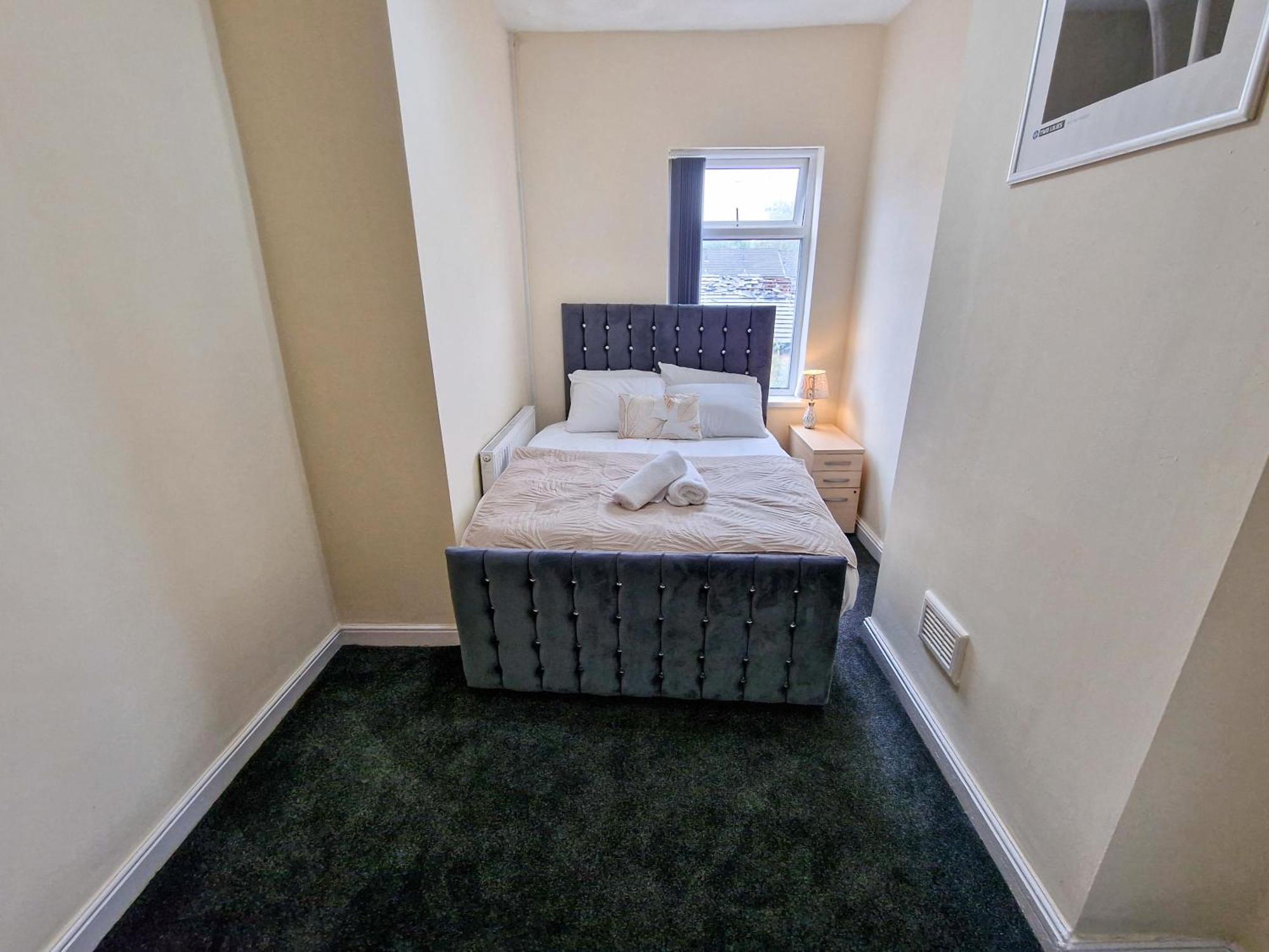 Cosy & Stylish 3-bedroom Near Etihad Stadium & Coop Live Arena, Perfect For 8 Guests Holiday home Manchester