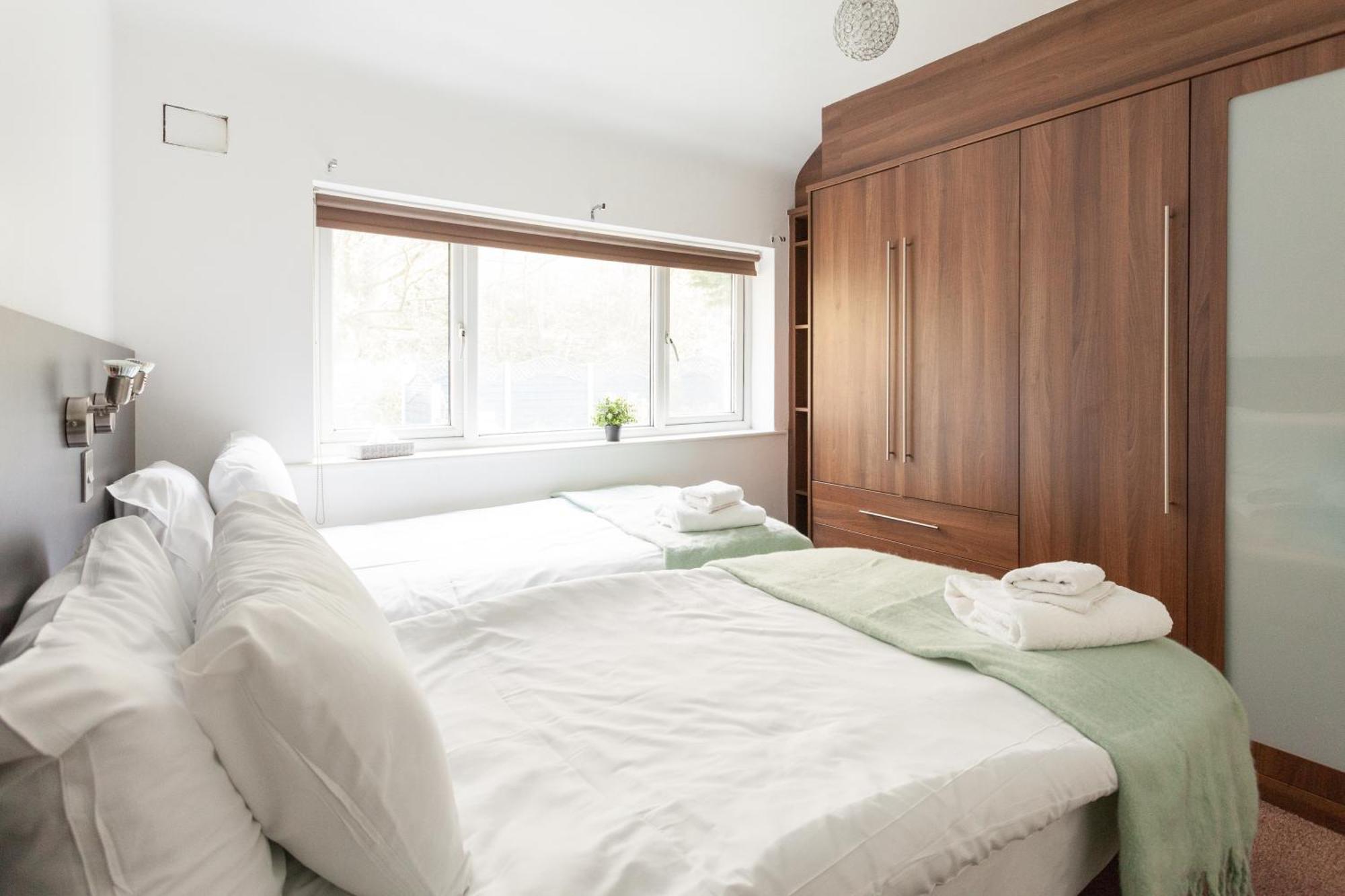 Cosy 3 Bedroom House In Quiet Residential Area *
