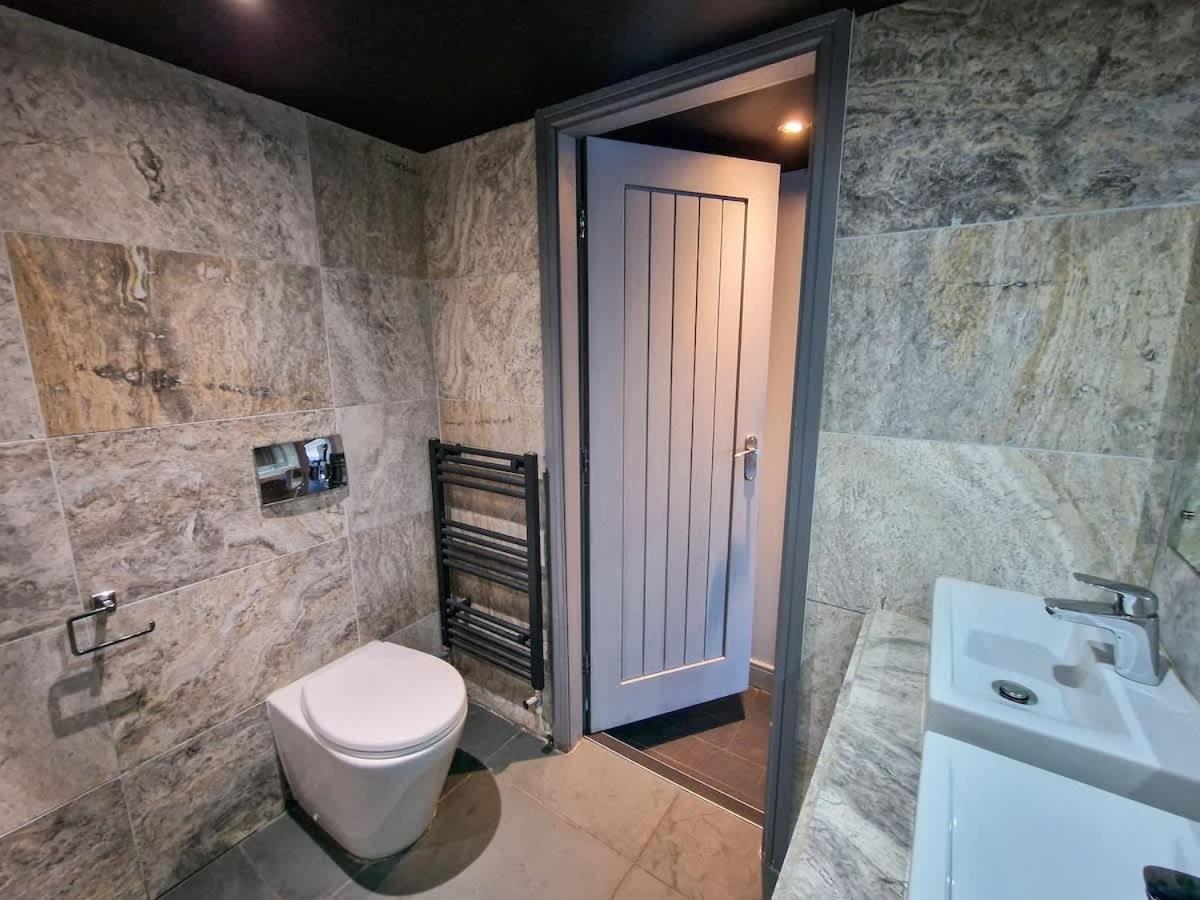 Centre Hidden Gem Sleeps 22 By Superhost Manchester