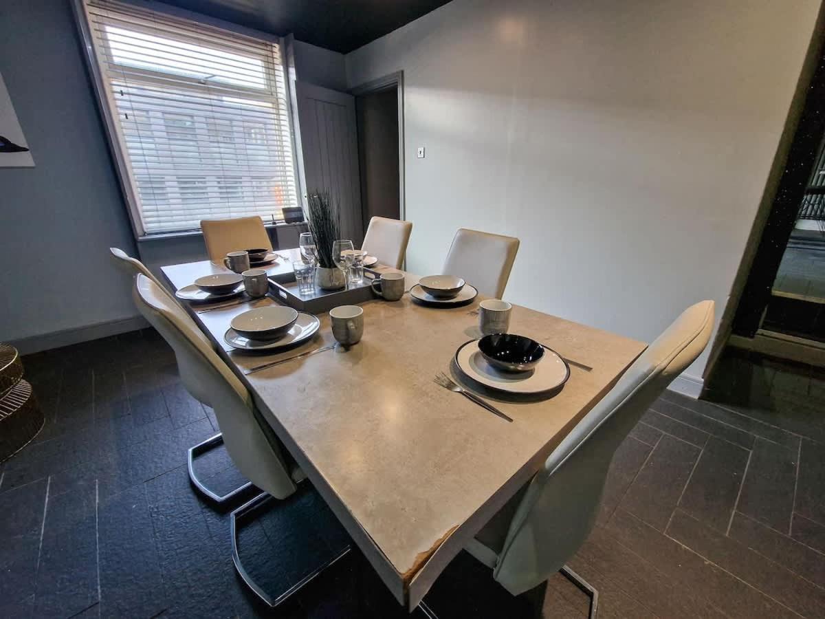 Holiday home Centre Hidden Gem Sleeps 22 By Superhost *