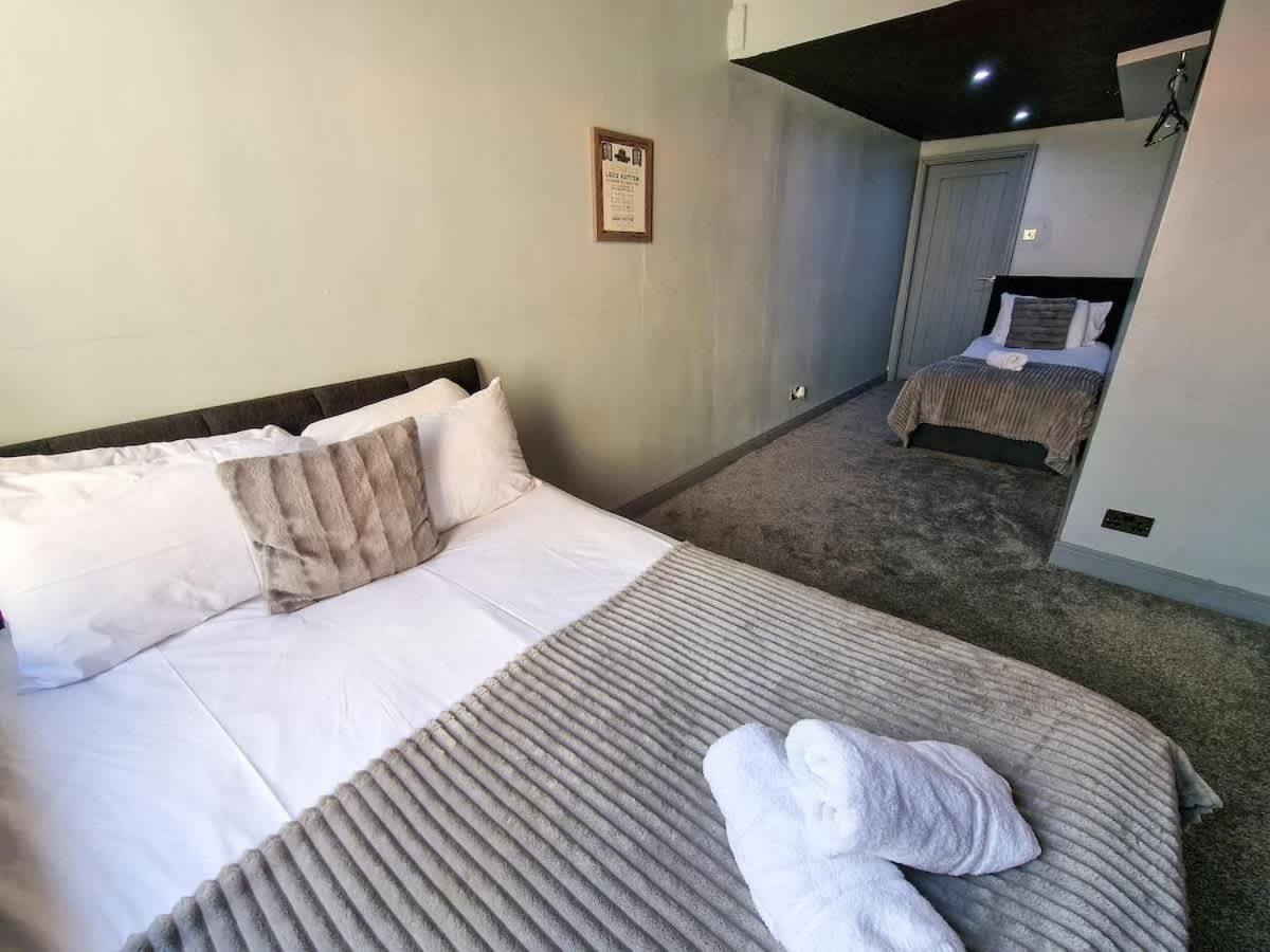 Centre Hidden Gem Sleeps 22 By Superhost *