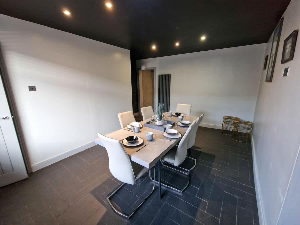 Centre Hidden Gem Sleeps 22 By Superhost Manchester