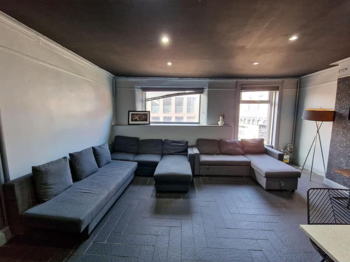 Centre Hidden Gem Sleeps 22 By Superhost *