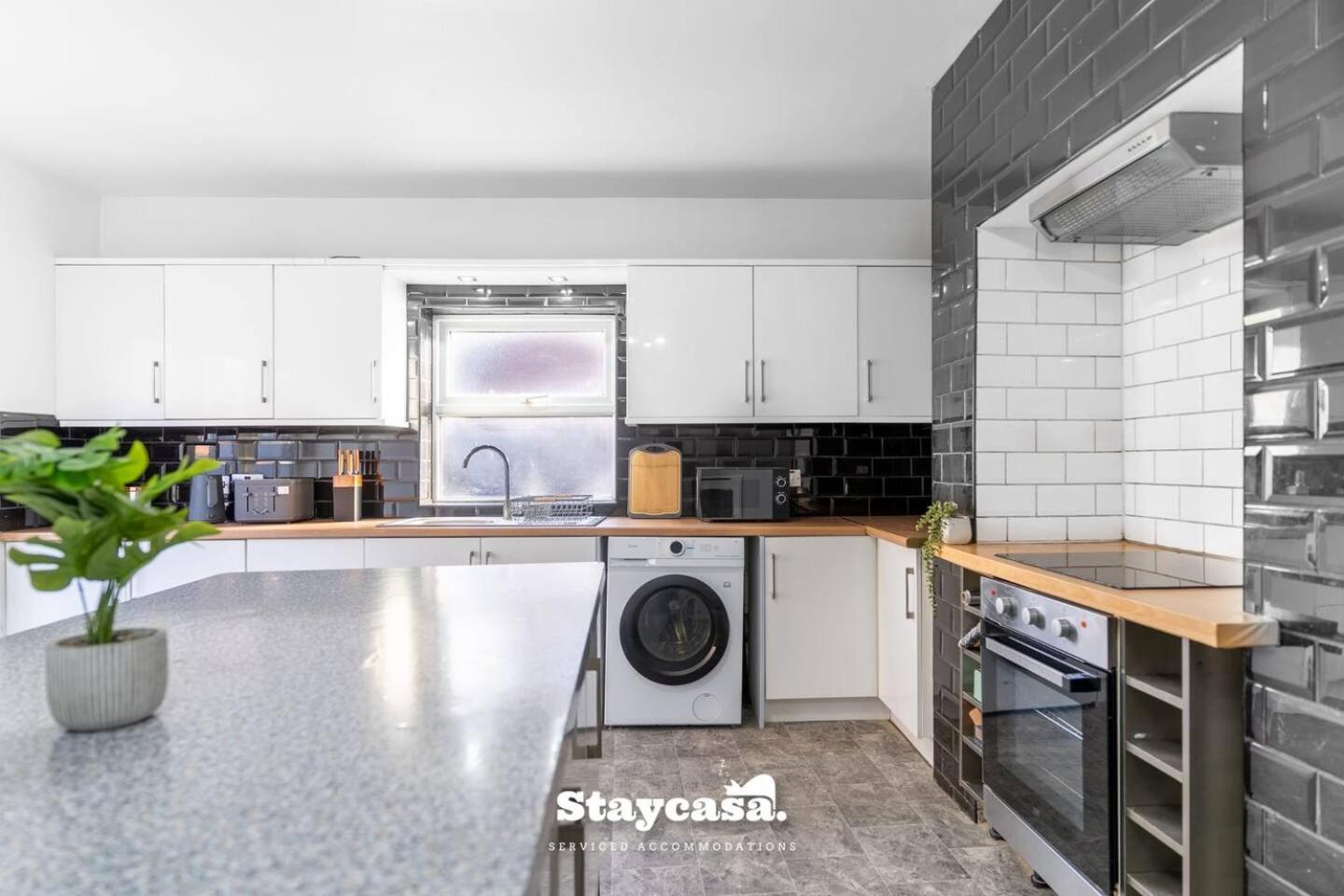 Modern 5-bed Haven Near Centre * Manchester