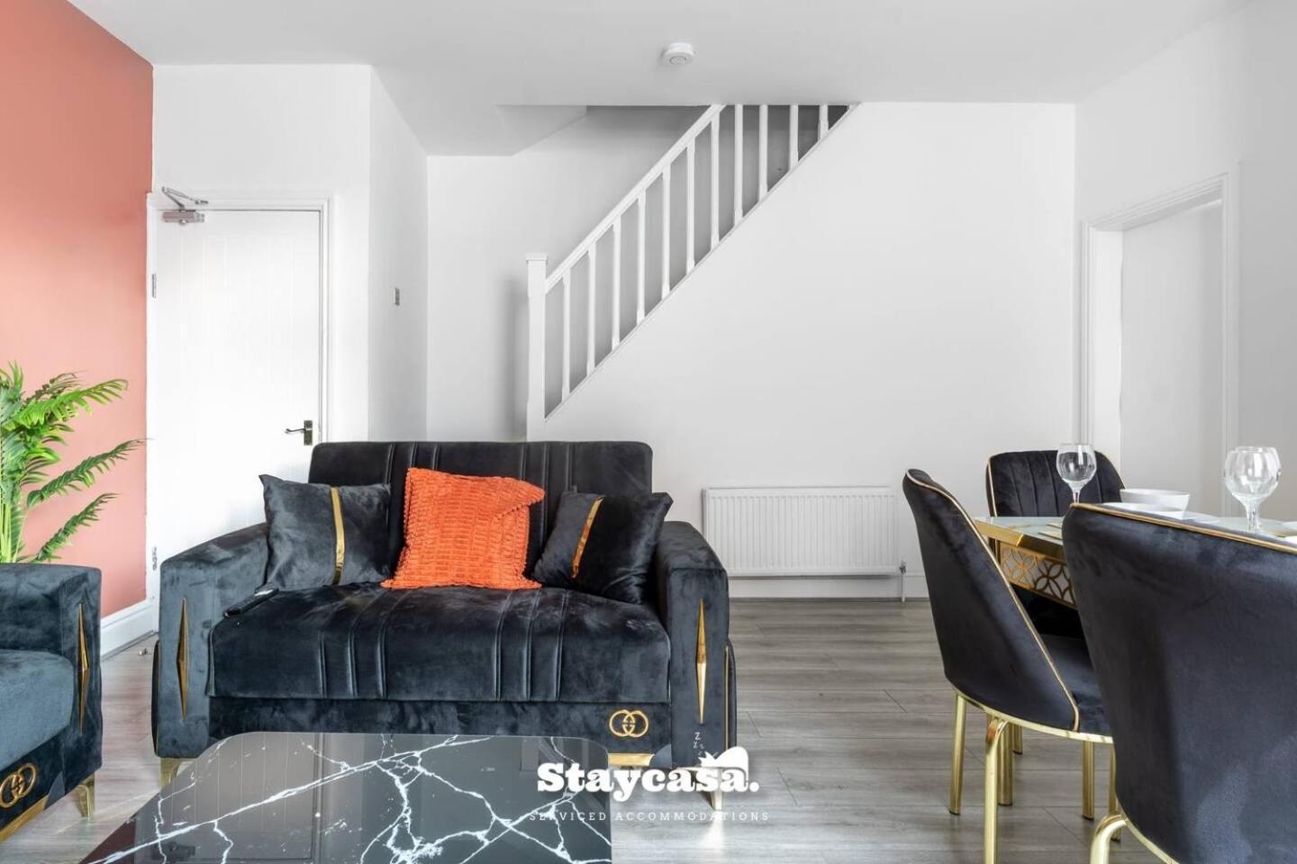 Modern 5-bed Haven Near Centre *