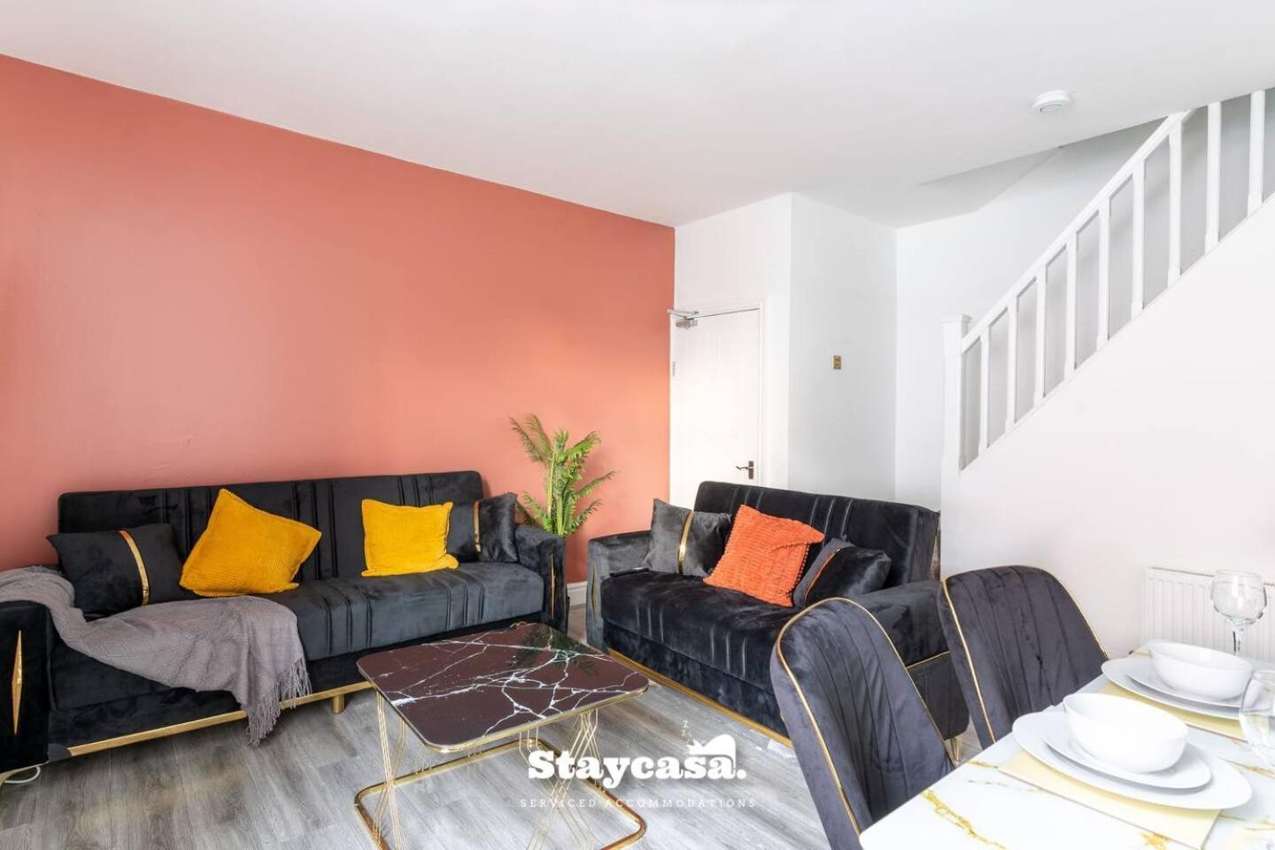 Modern 5-bed Haven Near Centre *