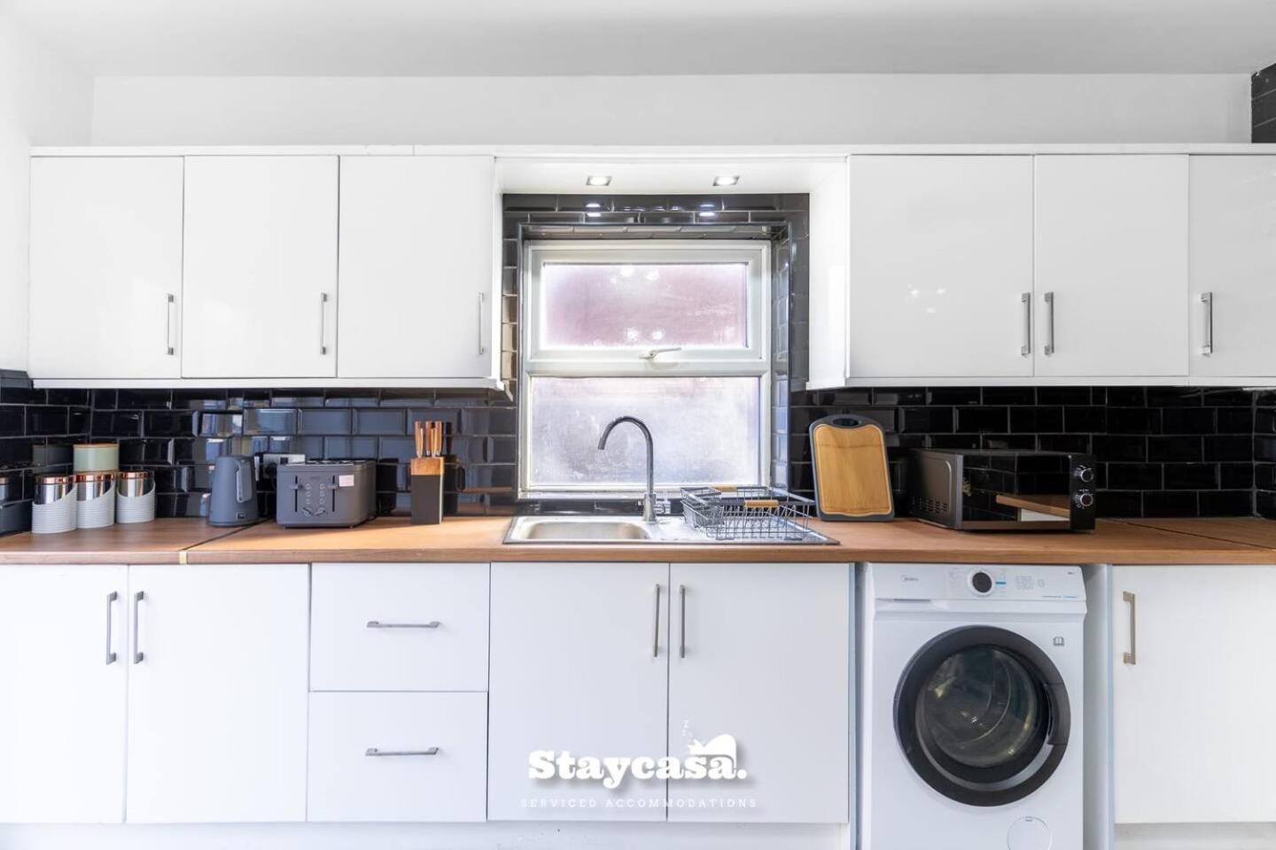 Modern 5-bed Haven Near Centre * Manchester