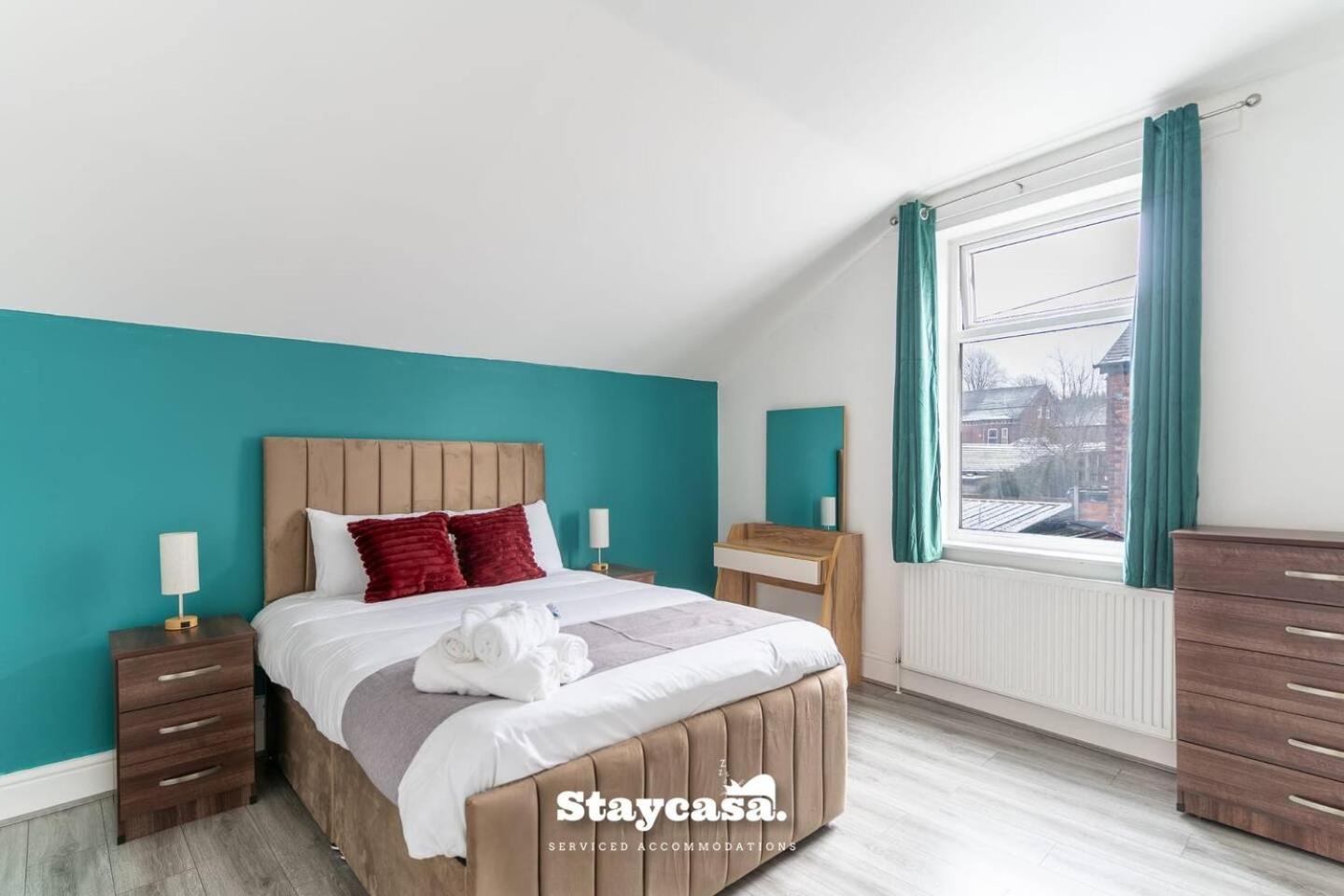 Modern 5-bed Haven Near Centre Holiday home Manchester
