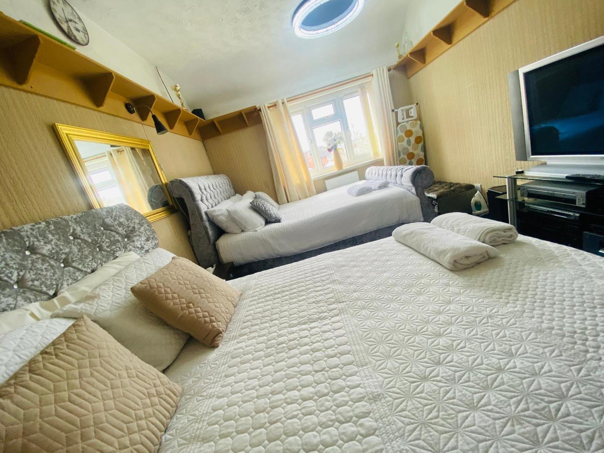 Clayton Homestay
