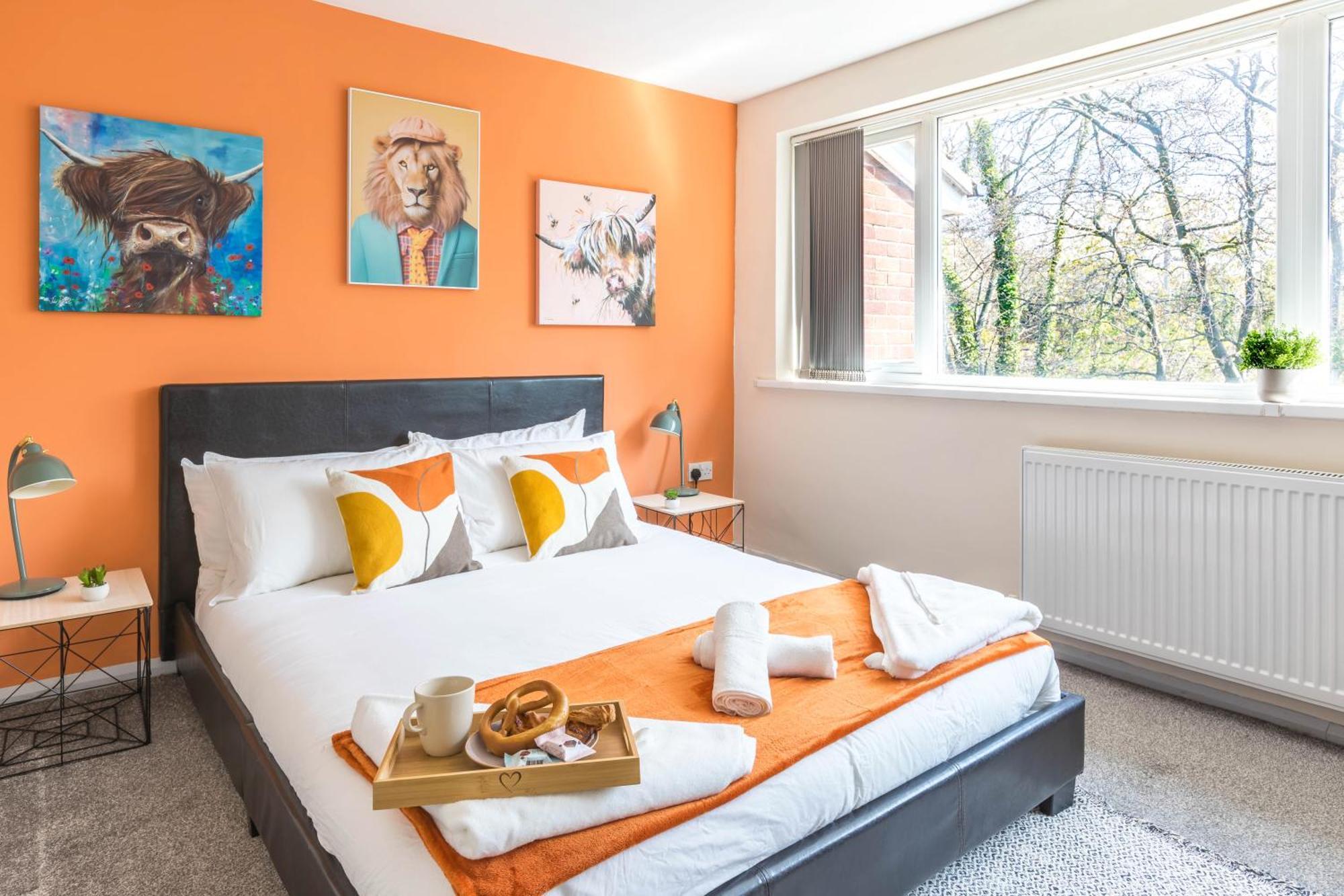 Holiday home Forest View- Oasis Mural -didsbury Zen Sleeps 10 *