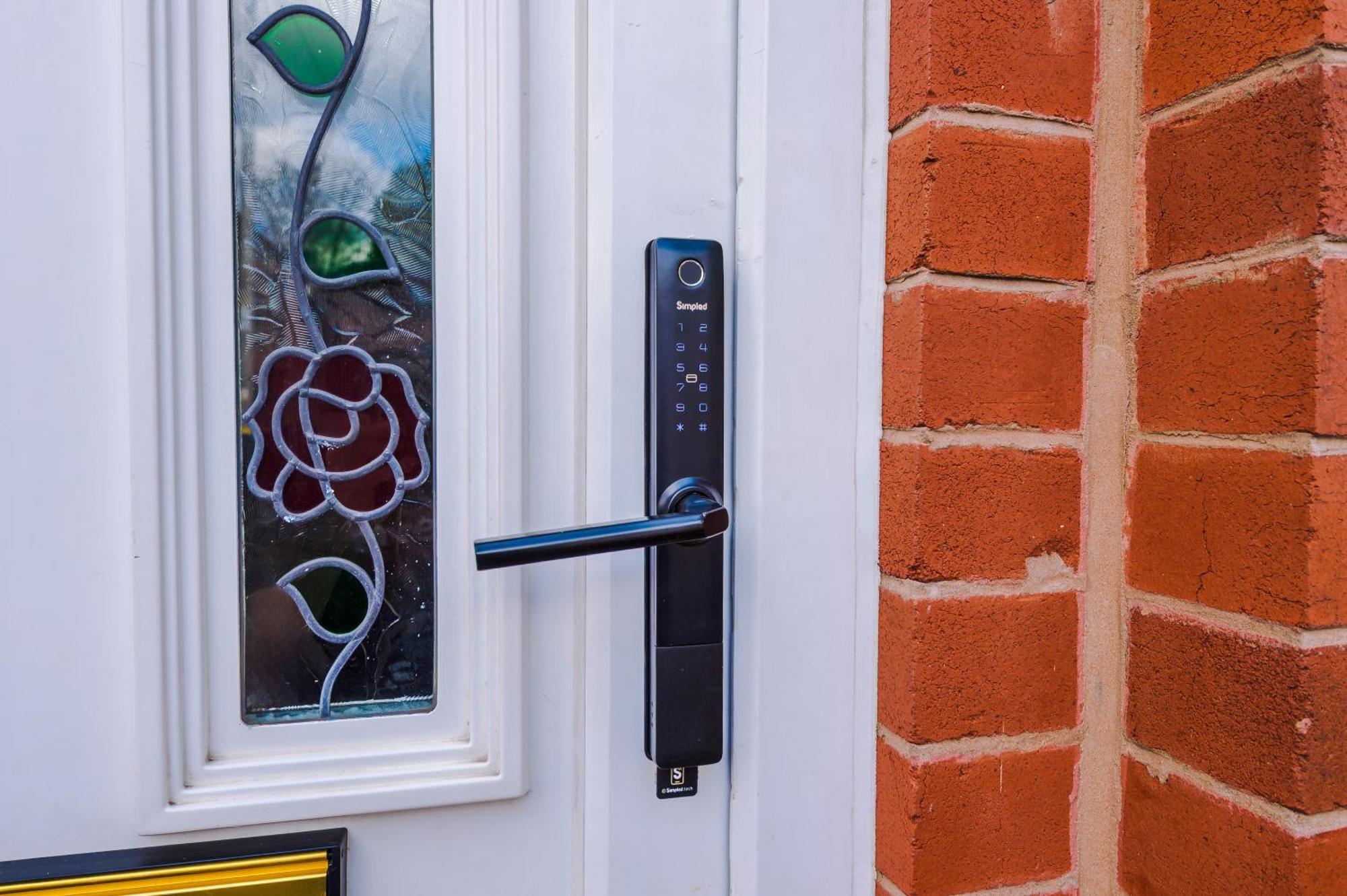 Cosy & Stylish 3-bedroom Near Etihad Stadium & Coop Live Arena, Perfect For 8 Guests Holiday home Manchester