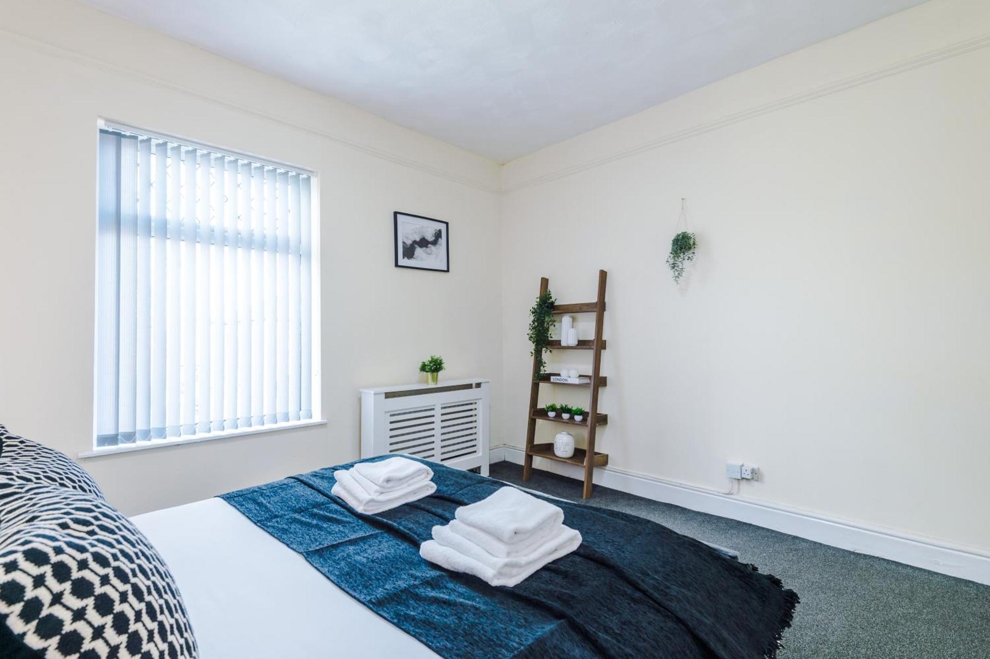 Cosy & Stylish 3-bedroom Near Etihad Stadium & Coop Live Arena, Perfect For 8 Guests Manchester