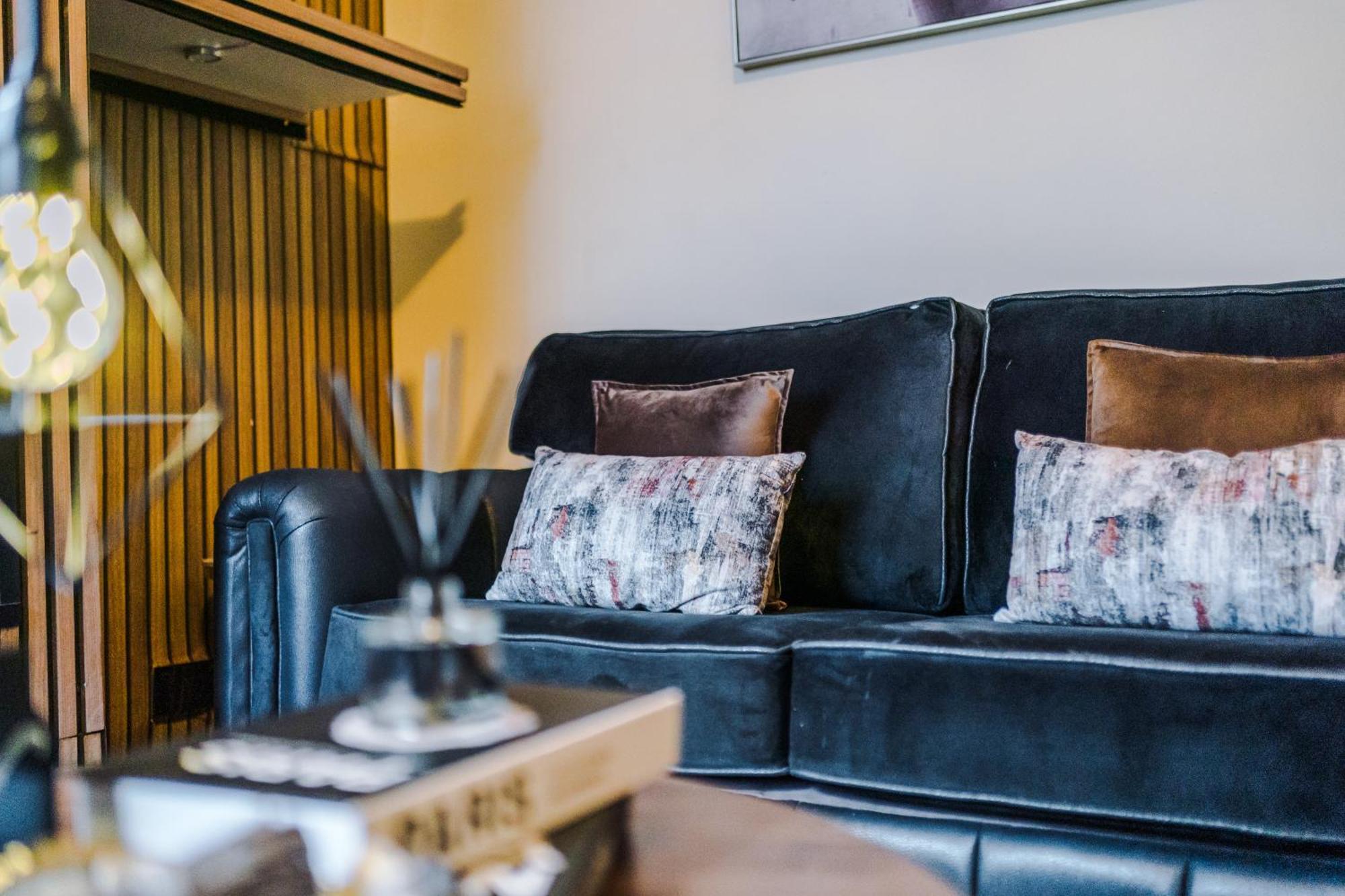Cosy & Stylish 3-bedroom Near Etihad Stadium & Coop Live Arena, Perfect For 8 Guests * Manchester
