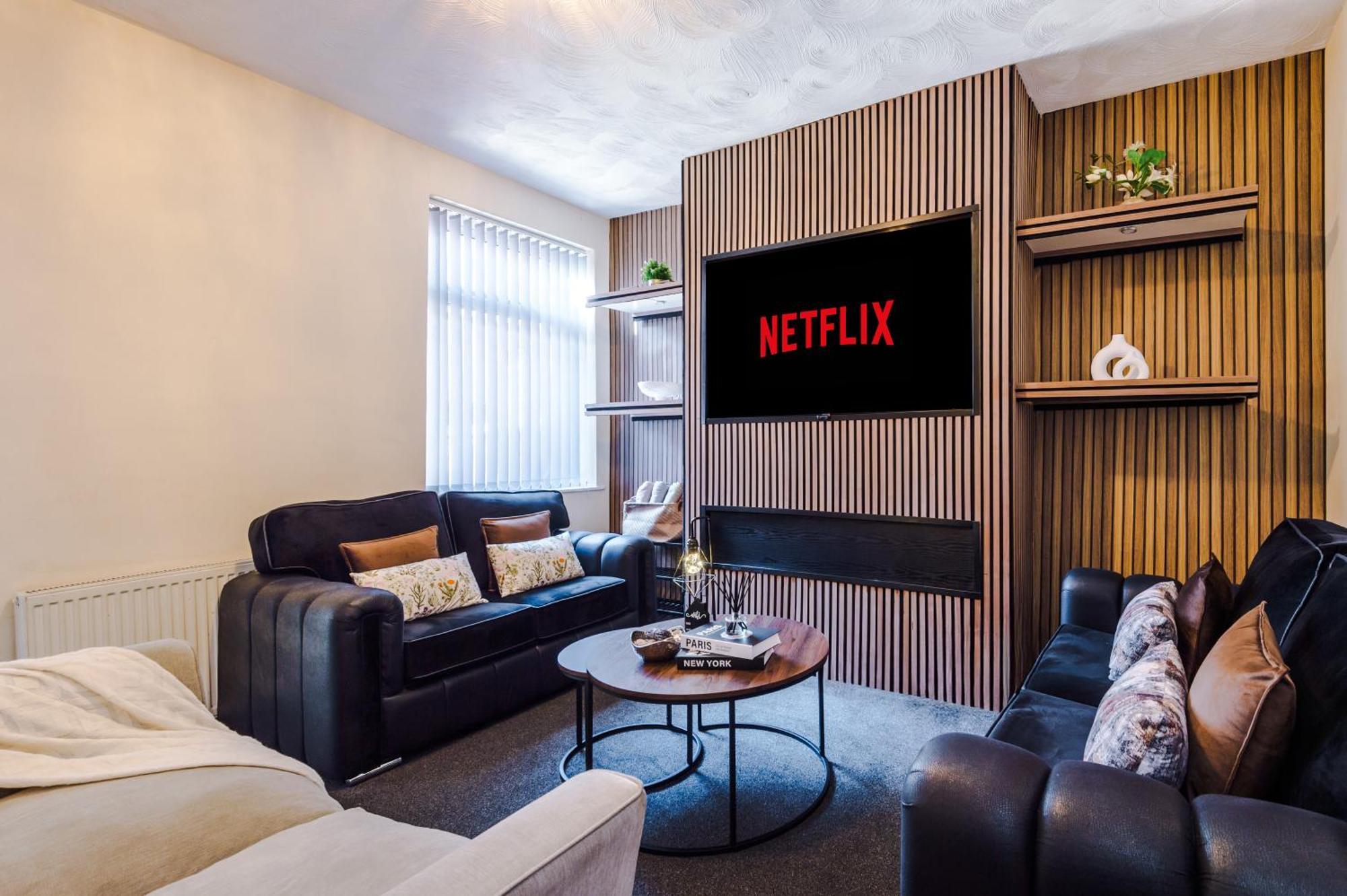 Cosy & Stylish 3-bedroom Near Etihad Stadium & Coop Live Arena, Perfect For 8 Guests Holiday home Manchester
