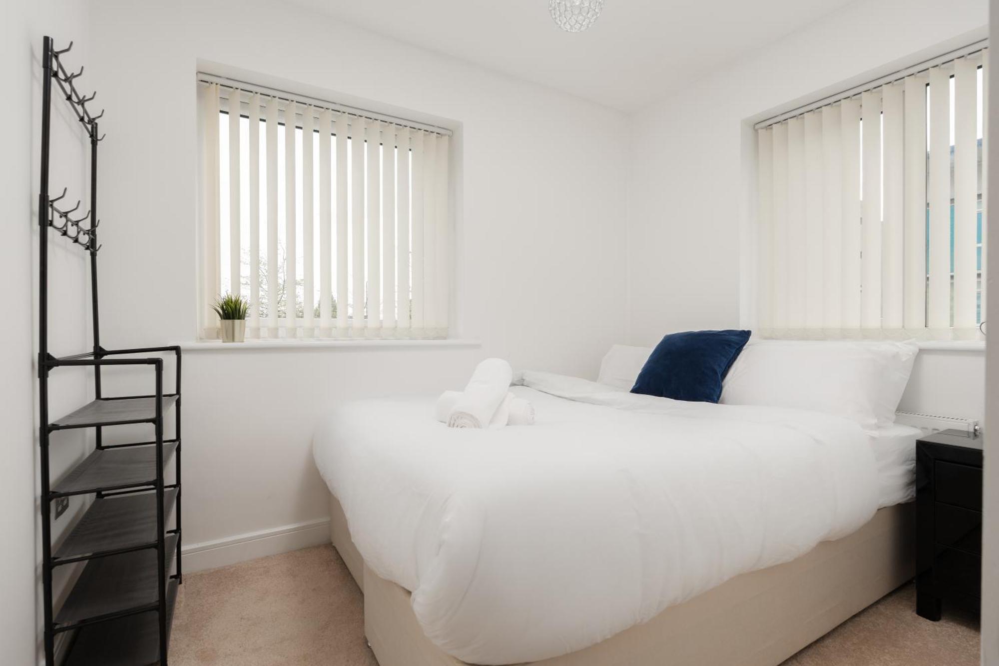 Spacious 4bd 3bt - Etihad - Coop - Pool Table - Free Parking * Manchester