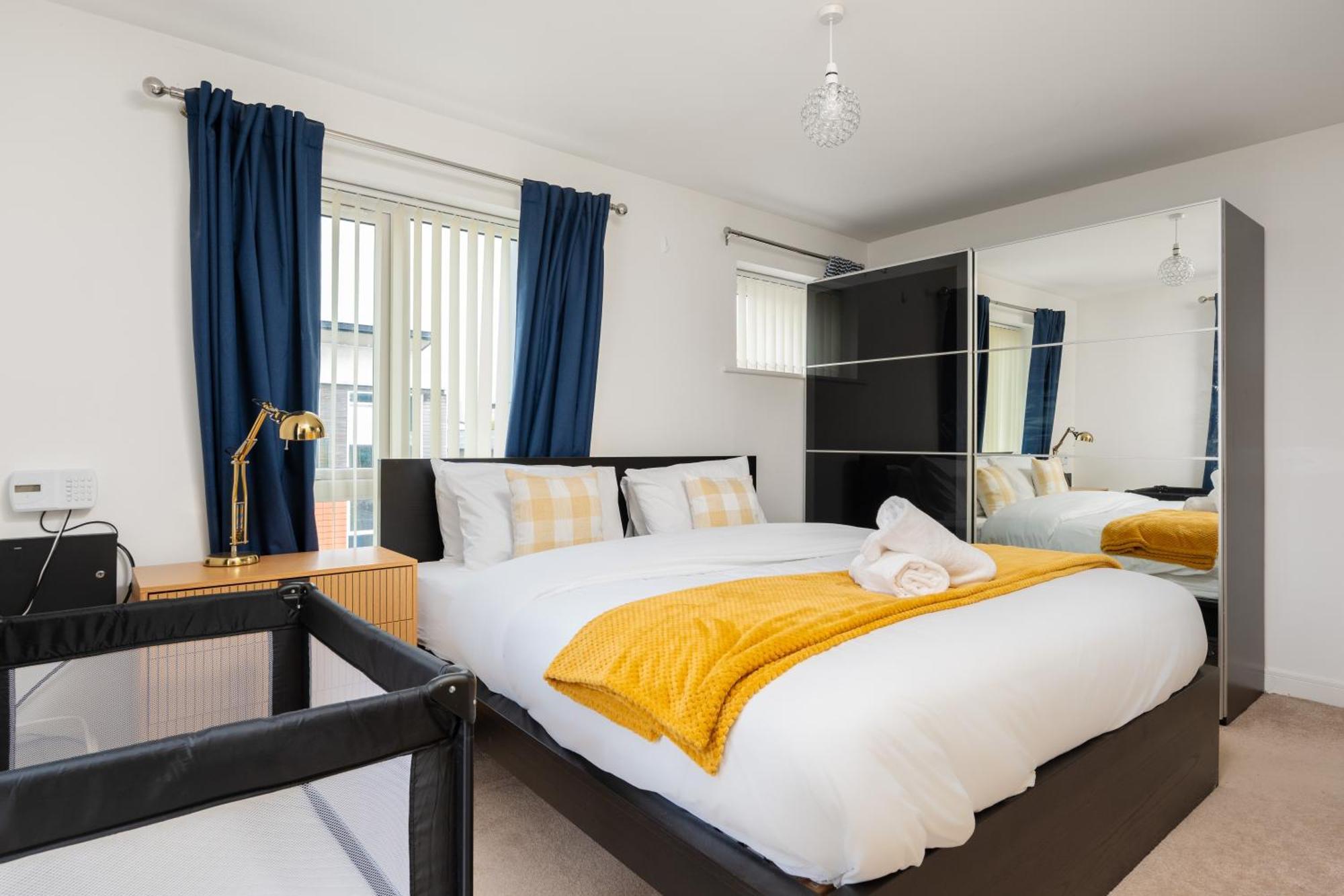 Holiday home Spacious 4bd 3bt - Etihad - Coop - Pool Table - Free Parking