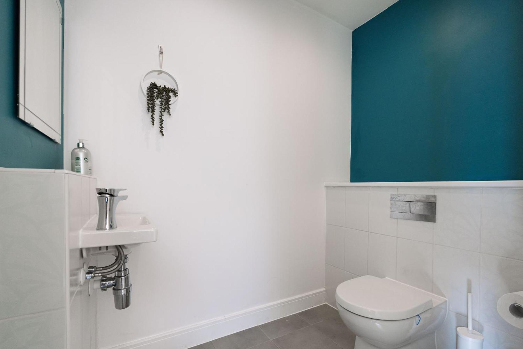 Holiday home Spacious 4bd 3bt - Etihad - Coop - Pool Table - Free Parking