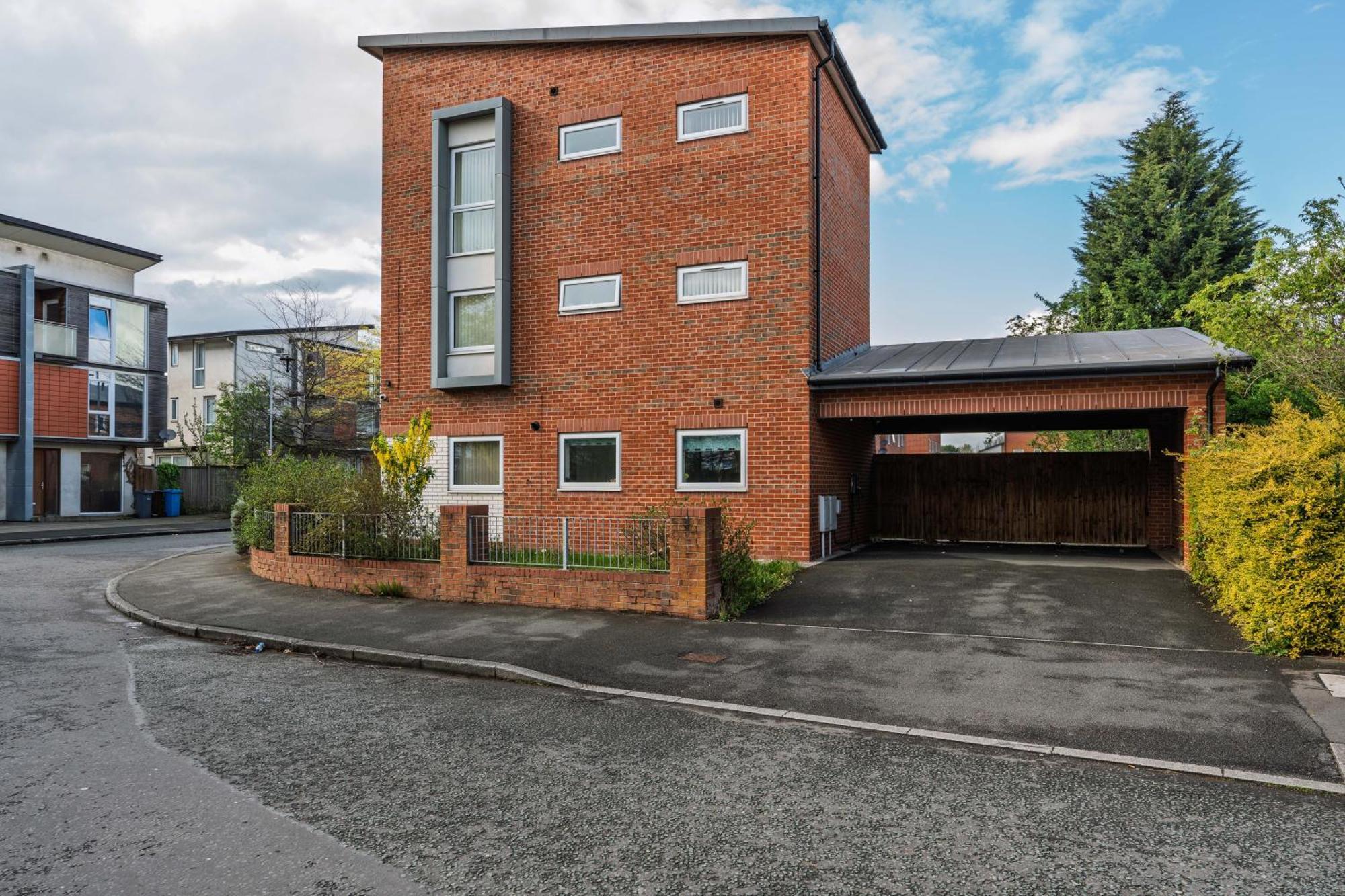 Holiday home Spacious 4bd 3bt - Etihad - Coop - Pool Table - Free Parking Manchester