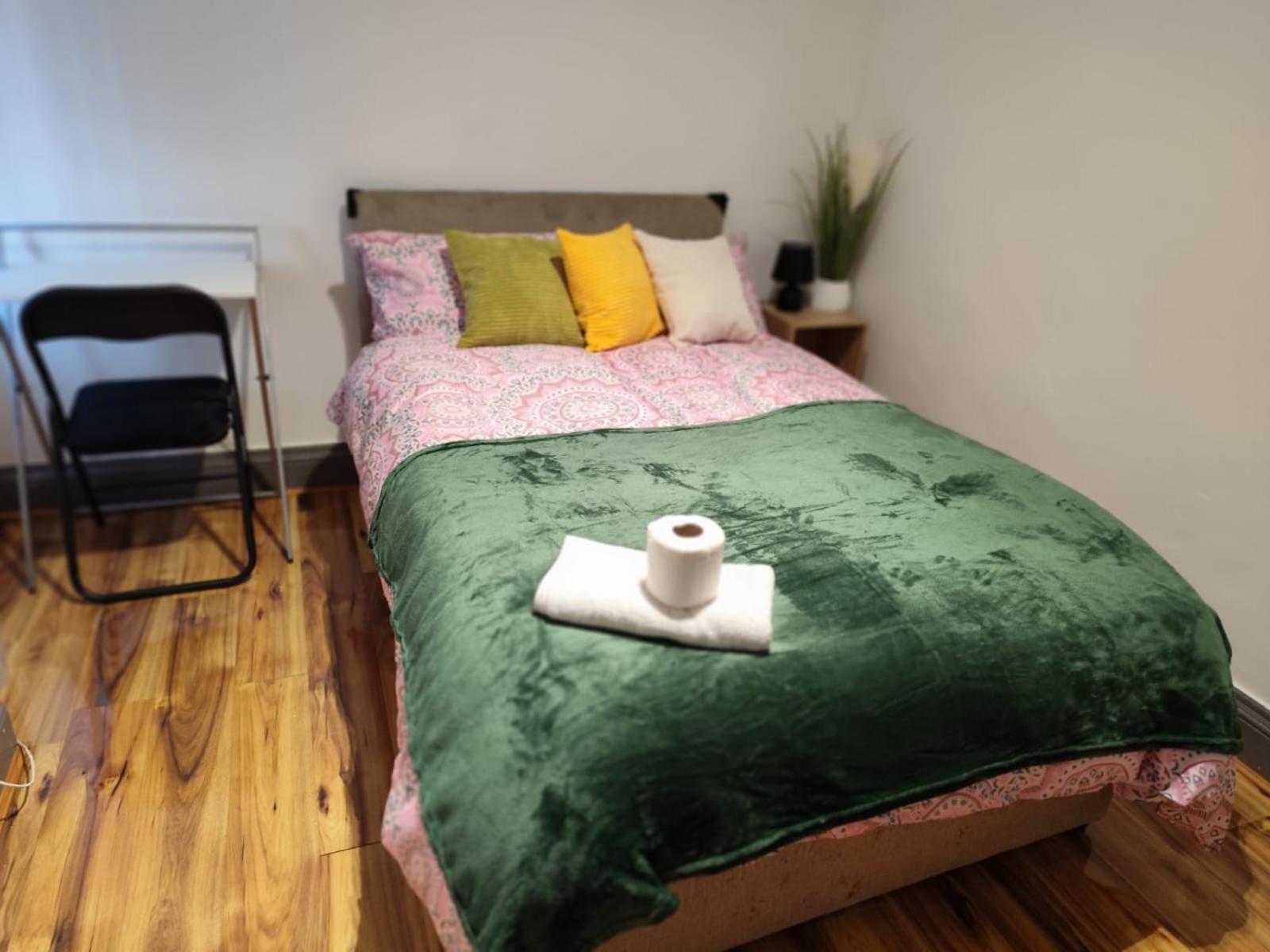 Double-bedroom In The Heart Of Harpurhey Perfect For Short * Manchester
