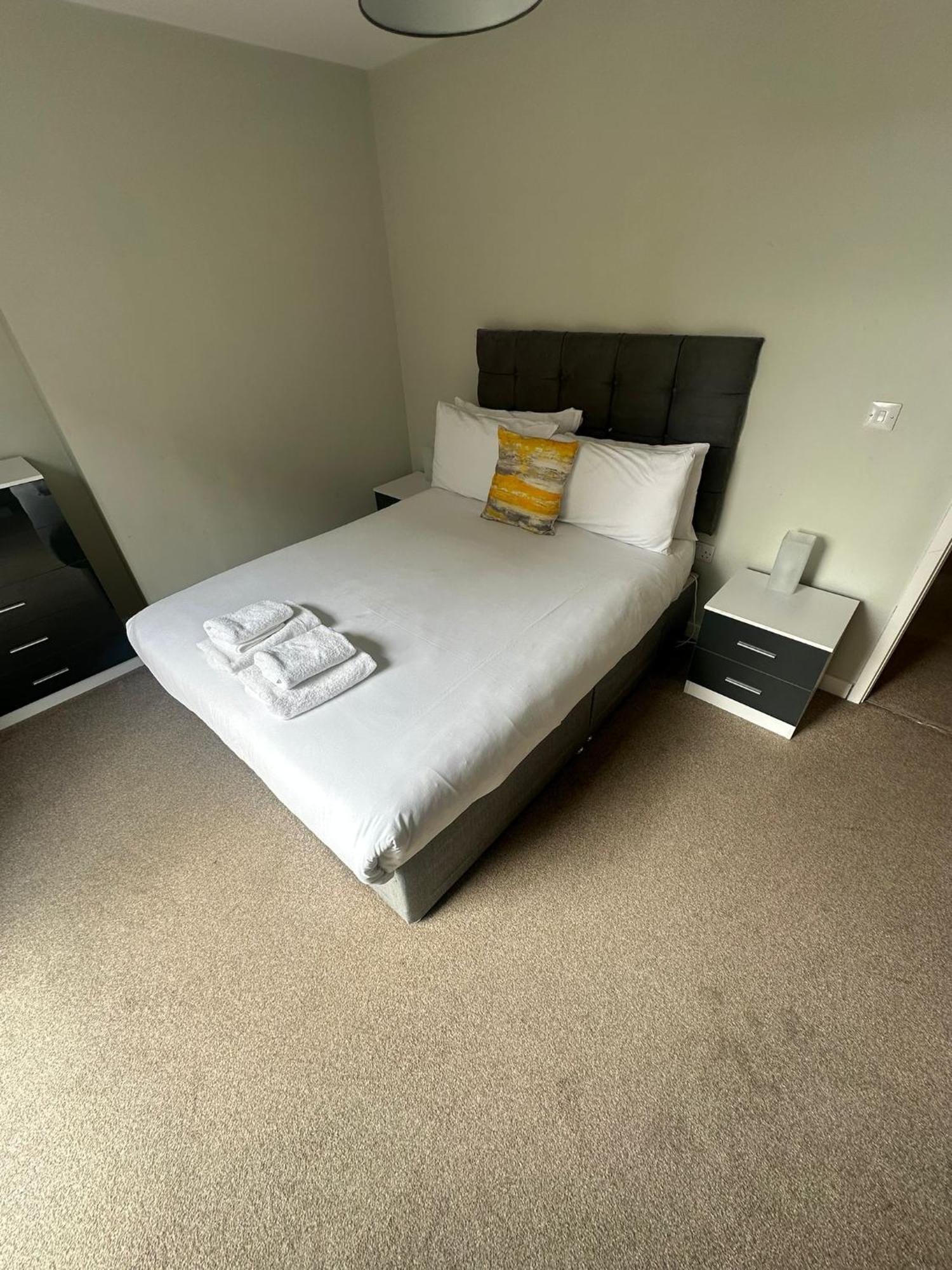 Beehosting Adelphi Wharf